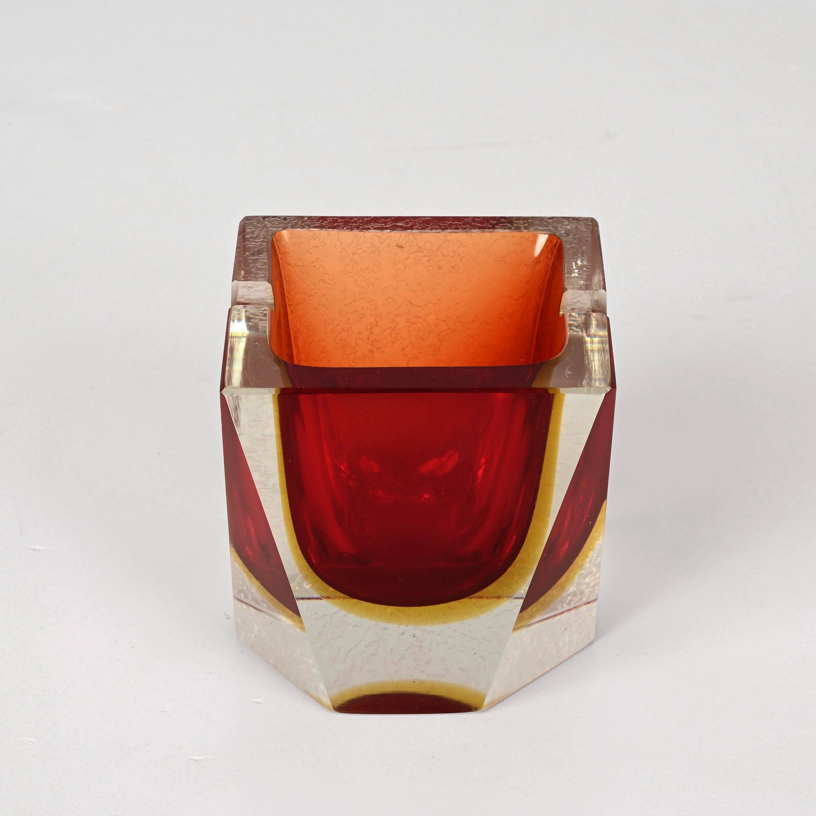 Mandruzzato Mid-Century Murano Art Crystal Glass faceted Italian Ashtray, 1970s 1