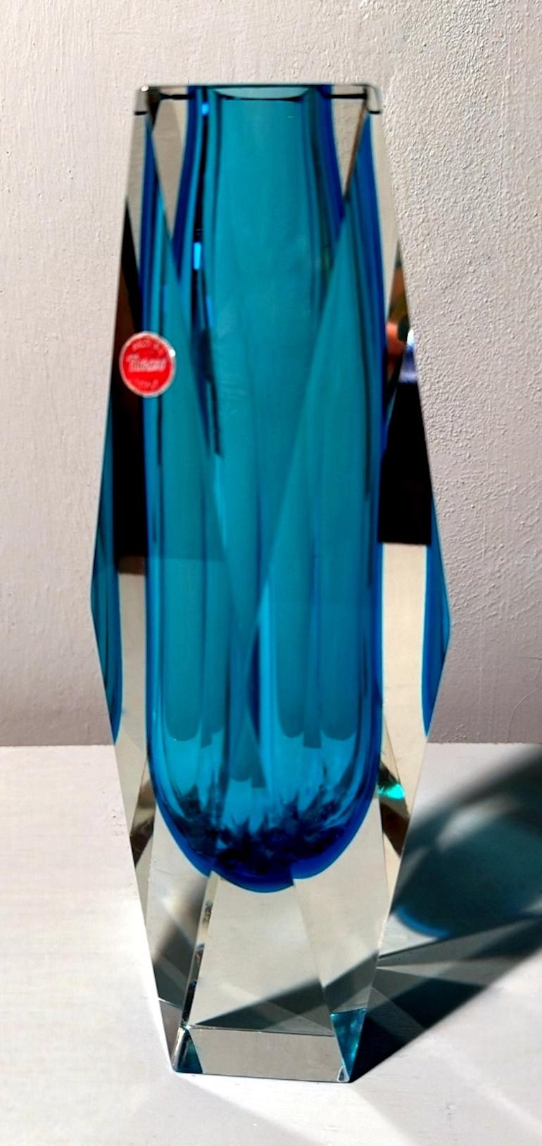 Vetro di Murano Vaso in vetro sommerso colorato e sfaccettato attribuito a Mandruzzato Murano in vendita