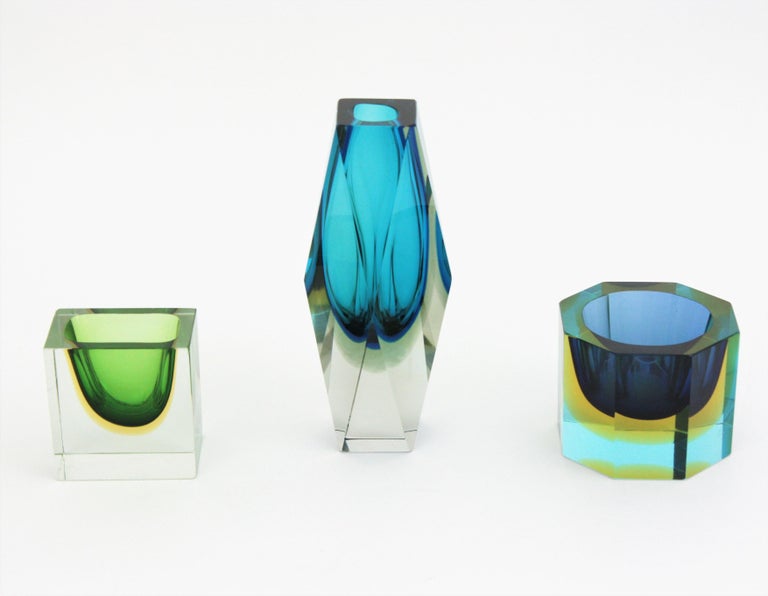 Mandruzzato Murano Blue Sommerso Faceted Art Glass Vase For Sale 5