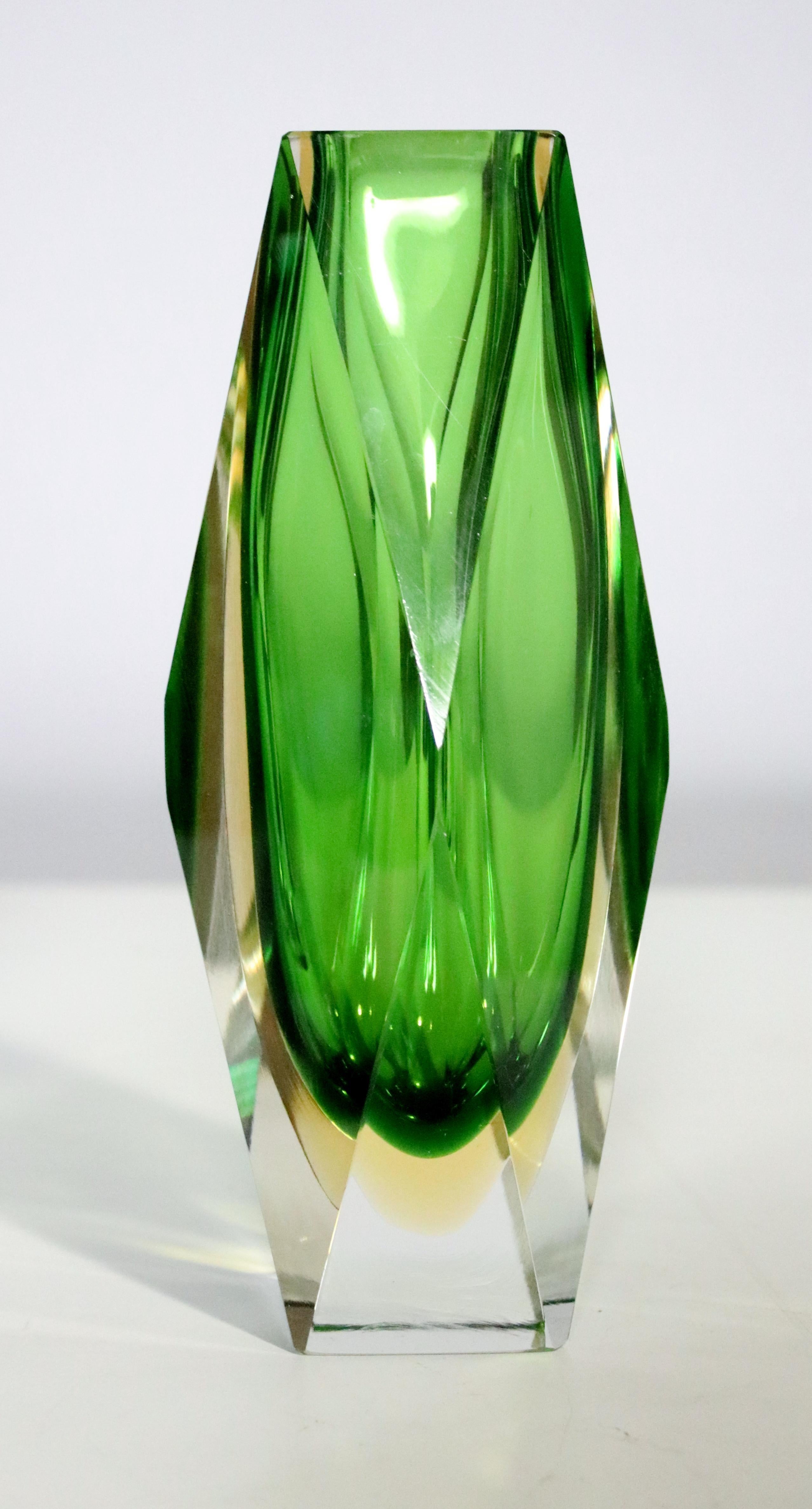 Mandruzzato Murano Faceted Art Glass Vases, Set of 3 In Good Condition For Sale In Chicago, IL
