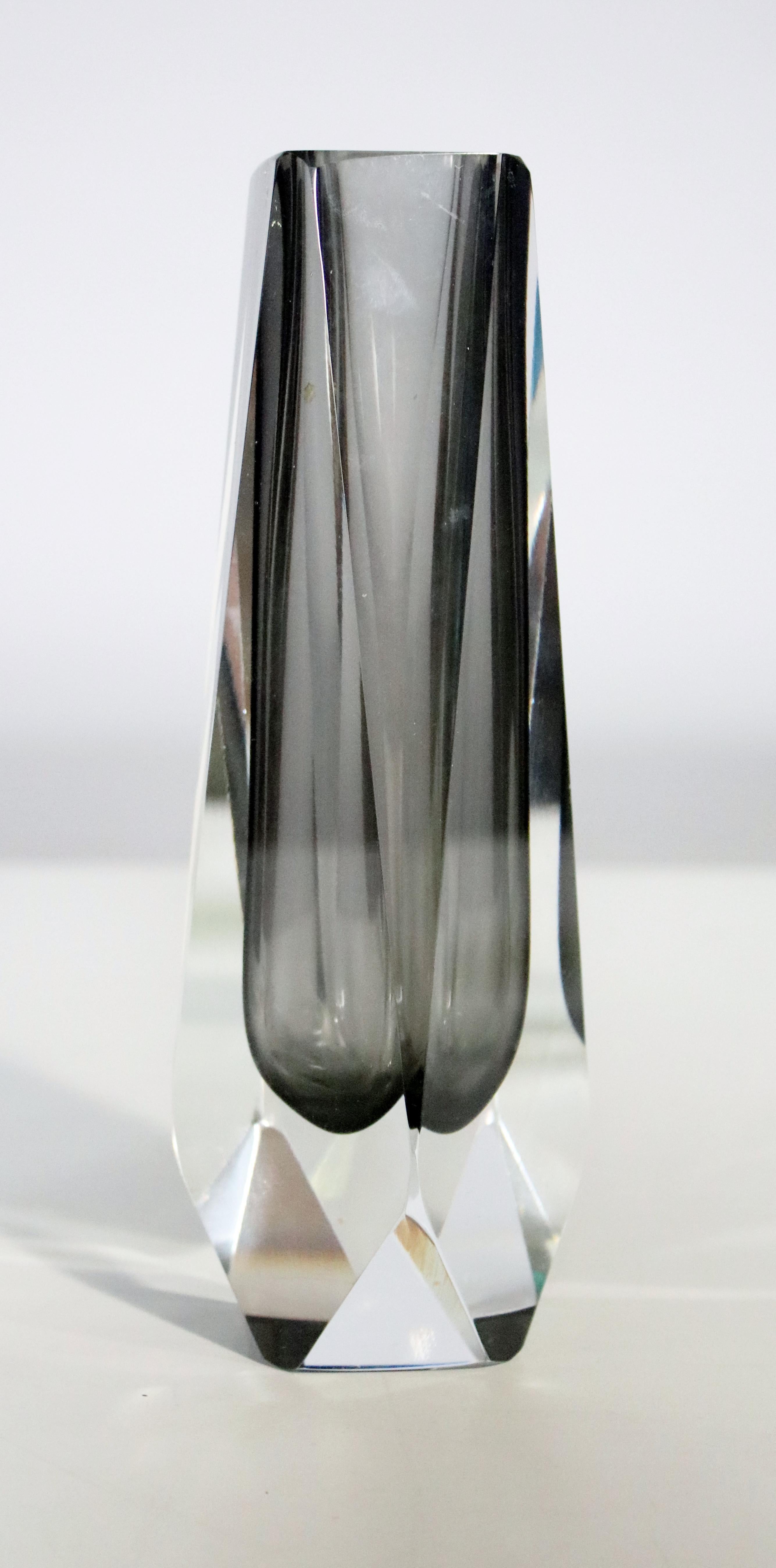 Milieu du XXe siècle Vases en verre d'art à facettes de Murano Mandruzzato, lot de 3 en vente