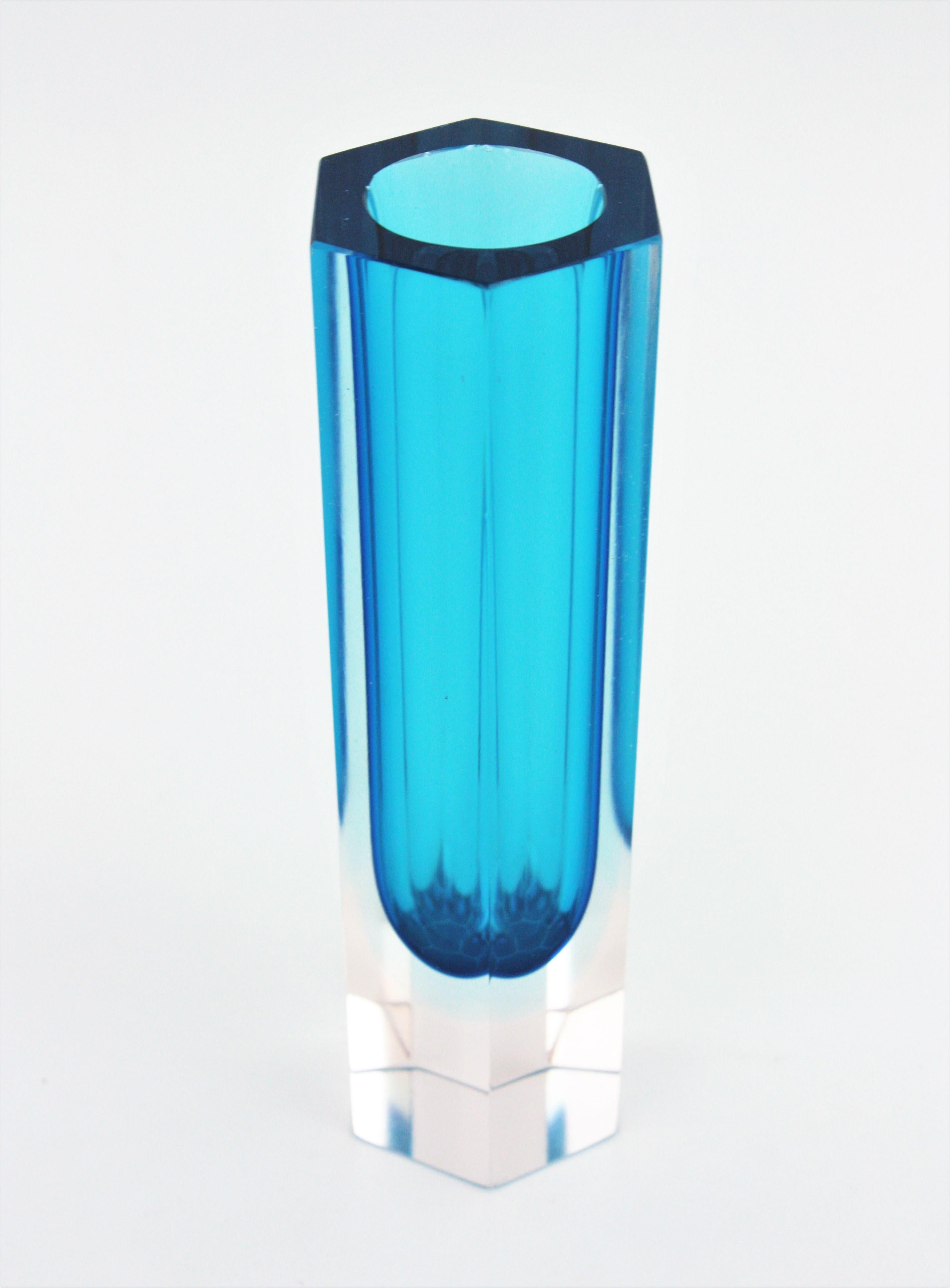Hand-Crafted Mandruzzato Murano Faceted Sommerso Blue Clear Hexagon Art Glass Vase For Sale