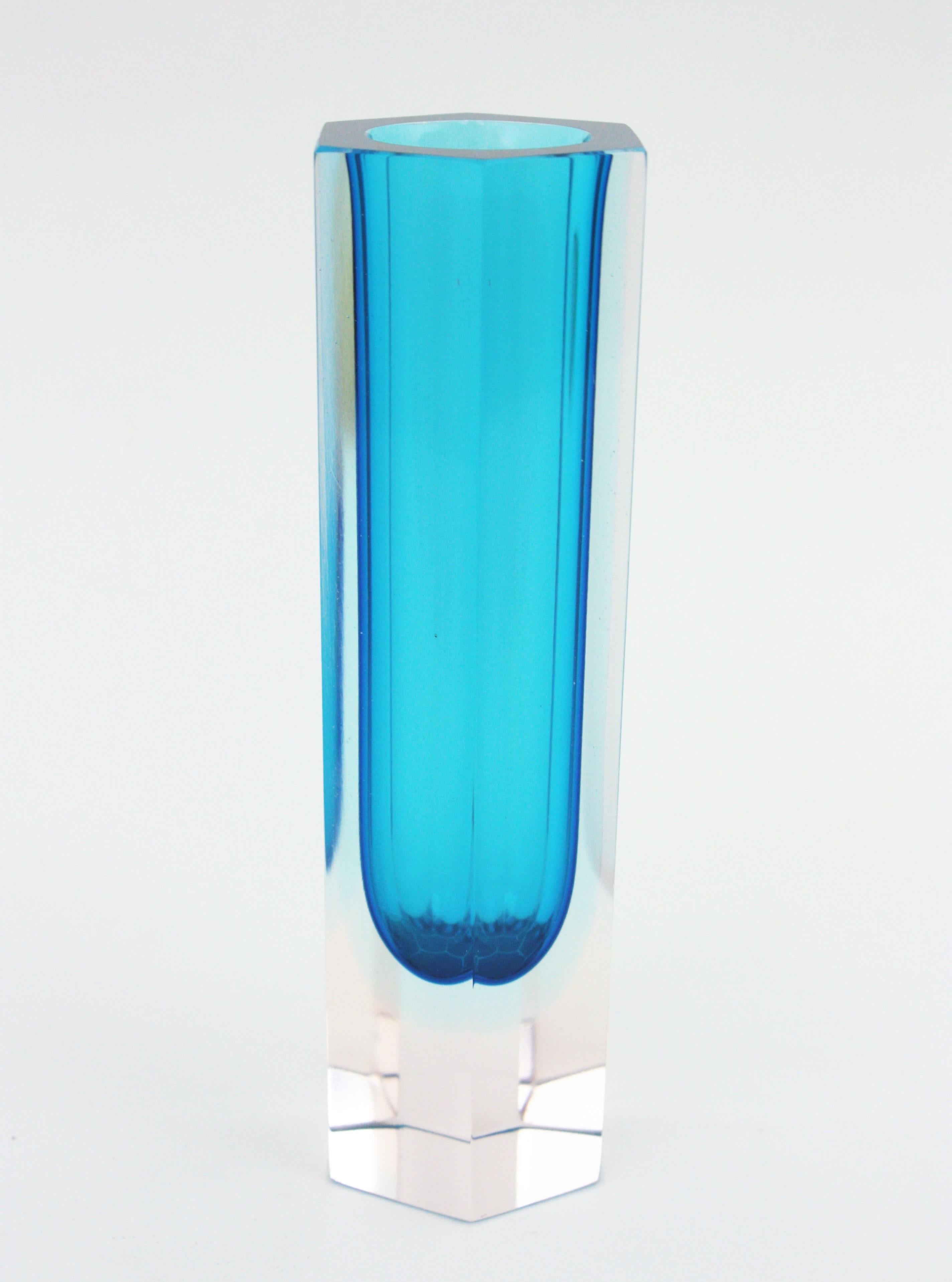 20th Century Mandruzzato Murano Faceted Sommerso Blue Clear Hexagon Art Glass Vase For Sale