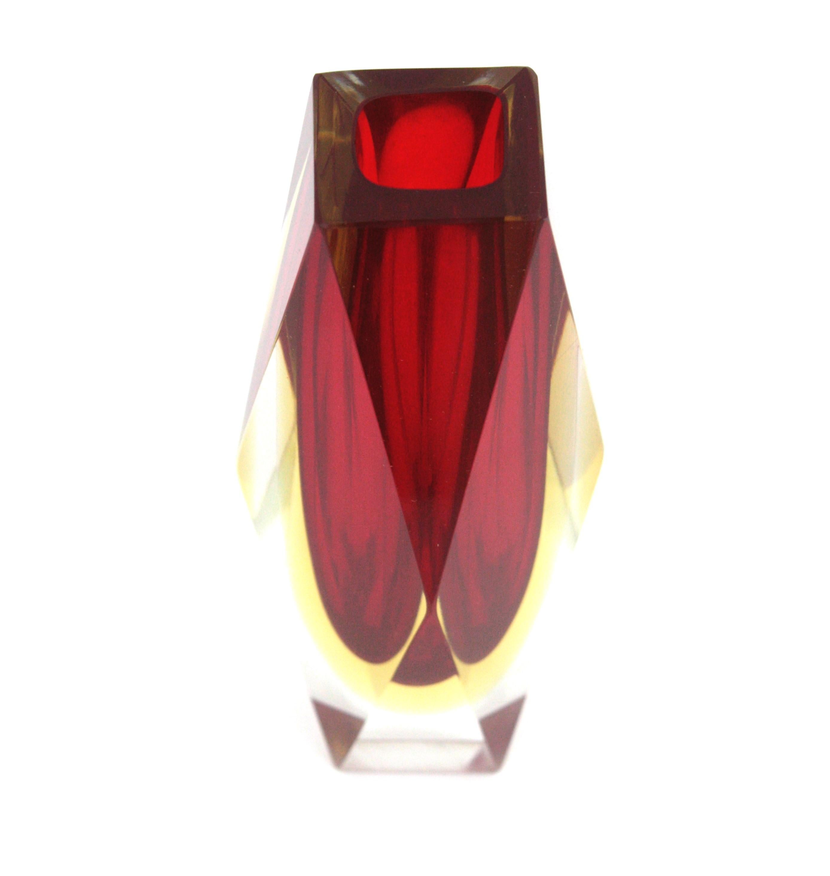 Mandruzzato Murano Faceted Sommerso Red and Yellow Art Glass Vase For Sale 4