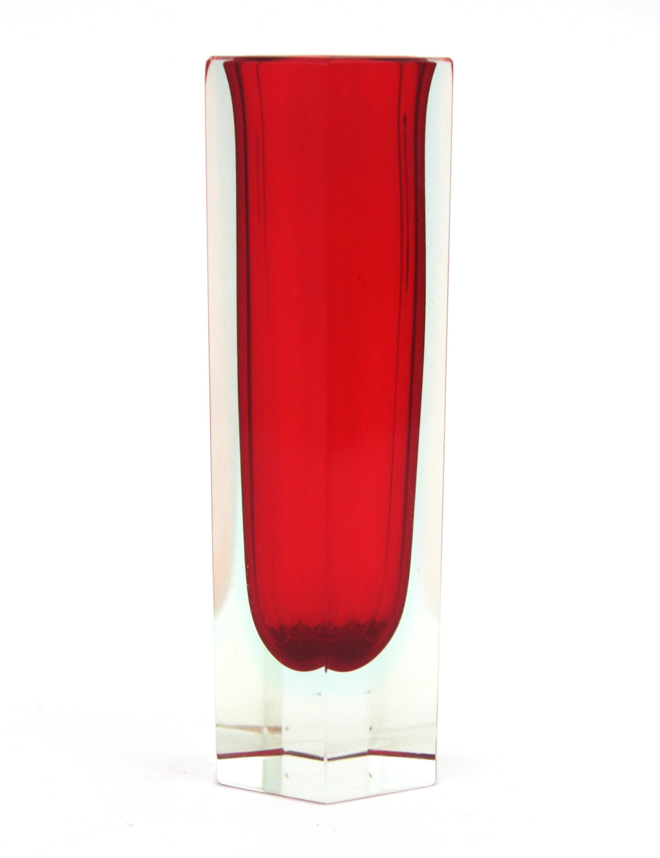 20th Century Mandruzzato Murano Faceted Sommerso Red Blue Clear Hexagon Art Glass Vase For Sale