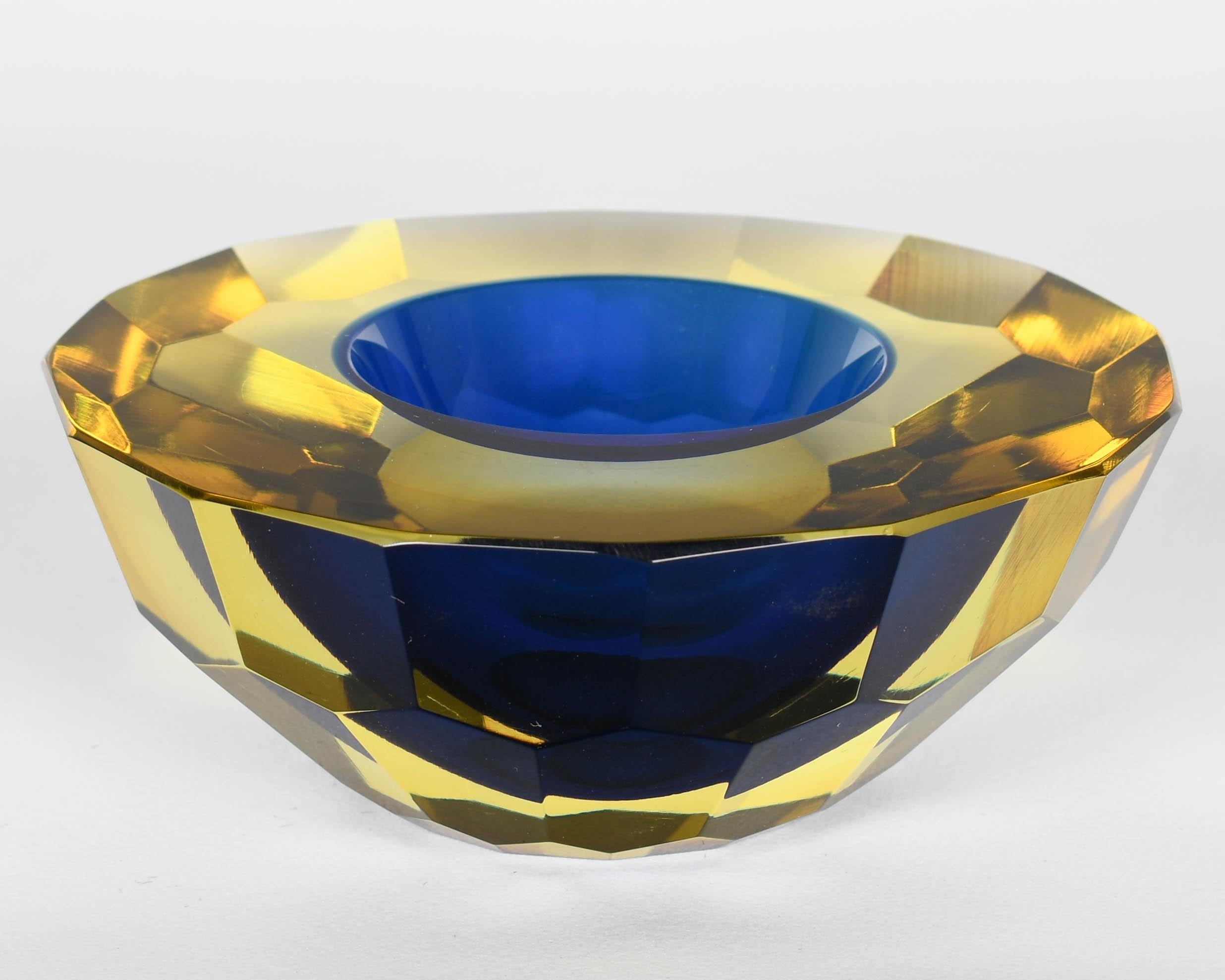 Mandruzzato Vaso Votivo Sommerso Facetado de Murano Glass Moderno de mediados de siglo en venta