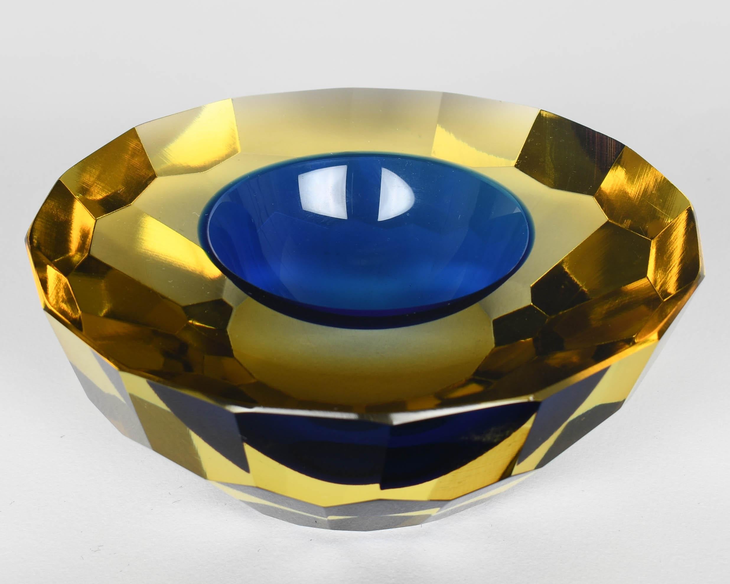 Mandruzzato Vaso Votivo Sommerso Facetado de Murano Glass Italiano en venta