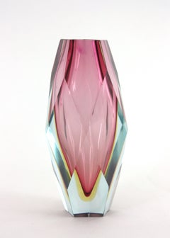 Mandruzzato Murano Pink Yellow Sommerso Faceted Art Glass Vase, Italy 1960
