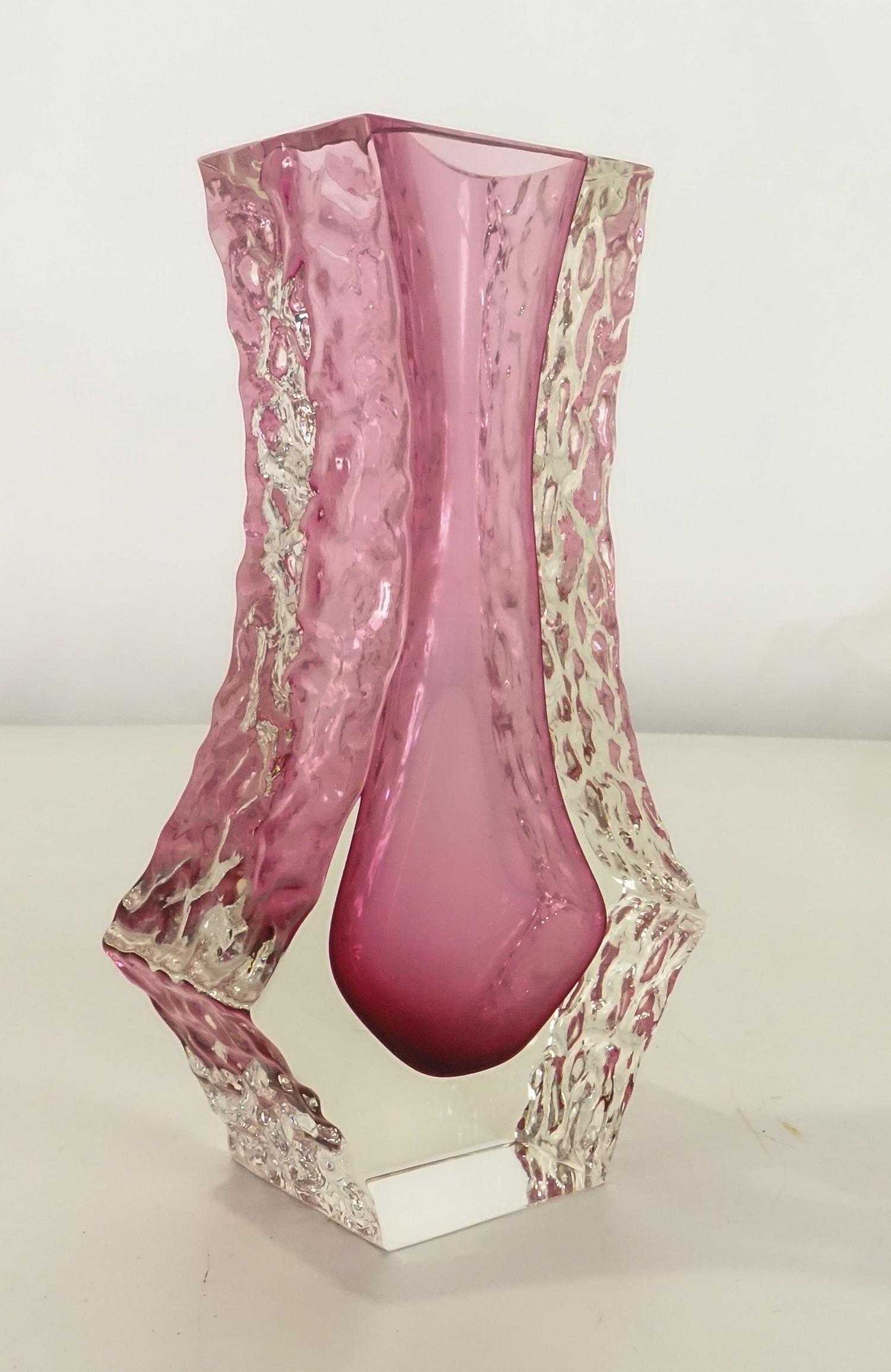 Mid-Century Modern Mandruzzato Murano Sommerso Ice Pink Faceted Vase For Sale