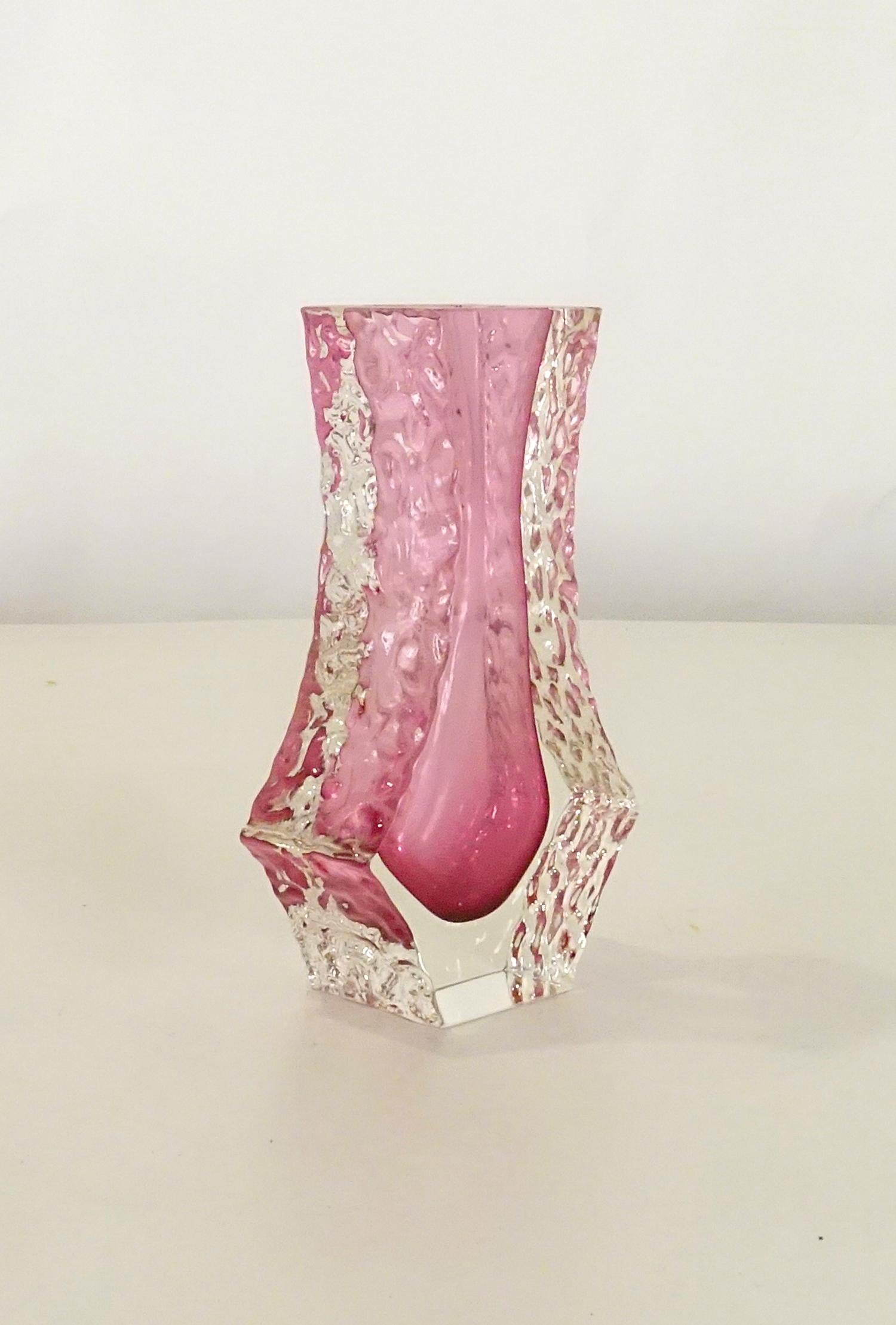 Murano Glass Mandruzzato Murano Sommerso Ice Pink Faceted Vase For Sale