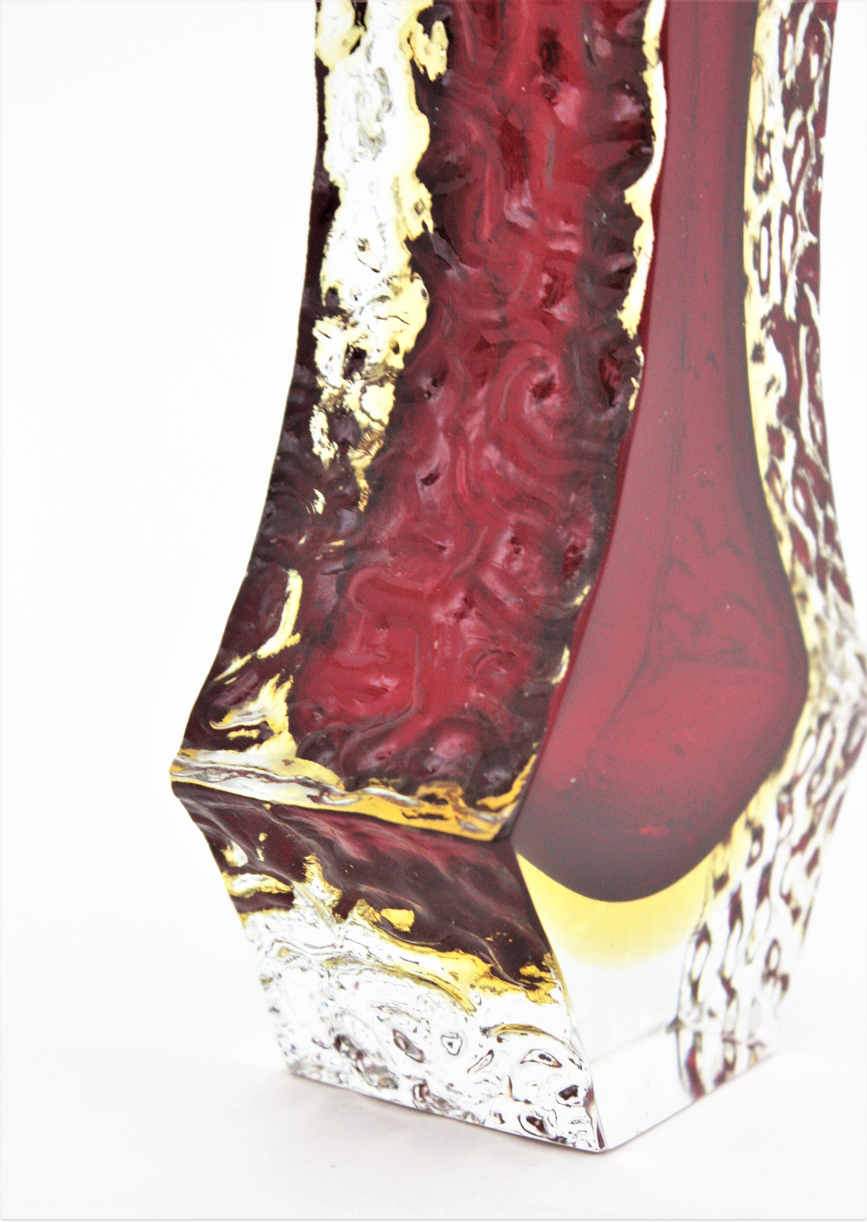 Mandruzzato Murano Sommerso Red Yellow Ice Glass Faceted Vase  For Sale 5