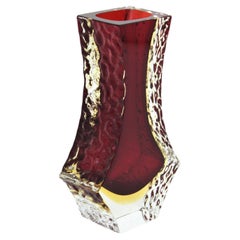 Vaso sfaccettato in vetro di Murano Sommerso Rosso Giallo Ghiaccio, 1960