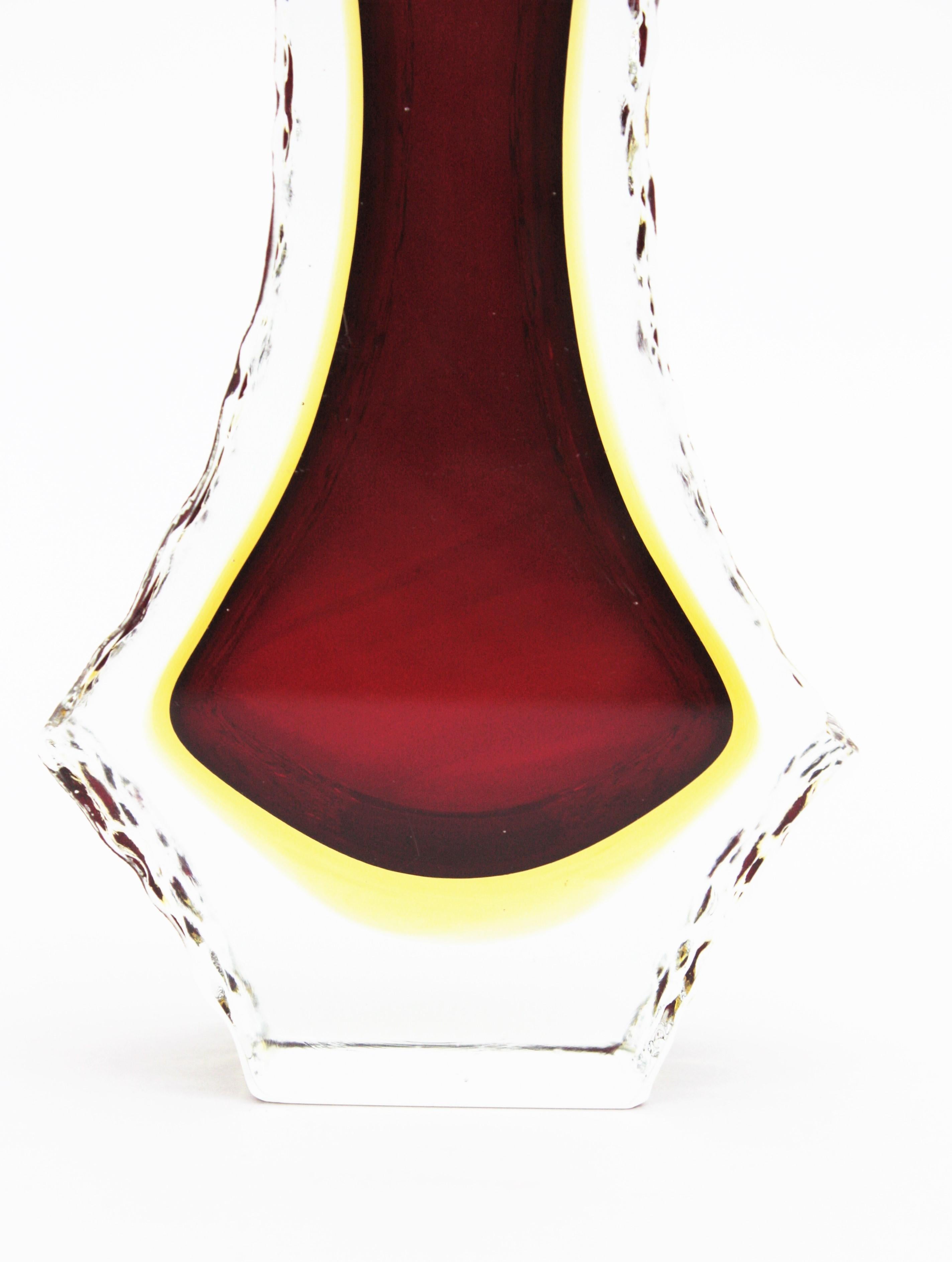 Mandruzzato Murano Sommerso Red Yellow Ice Glass Faceted Vase  For Sale 1