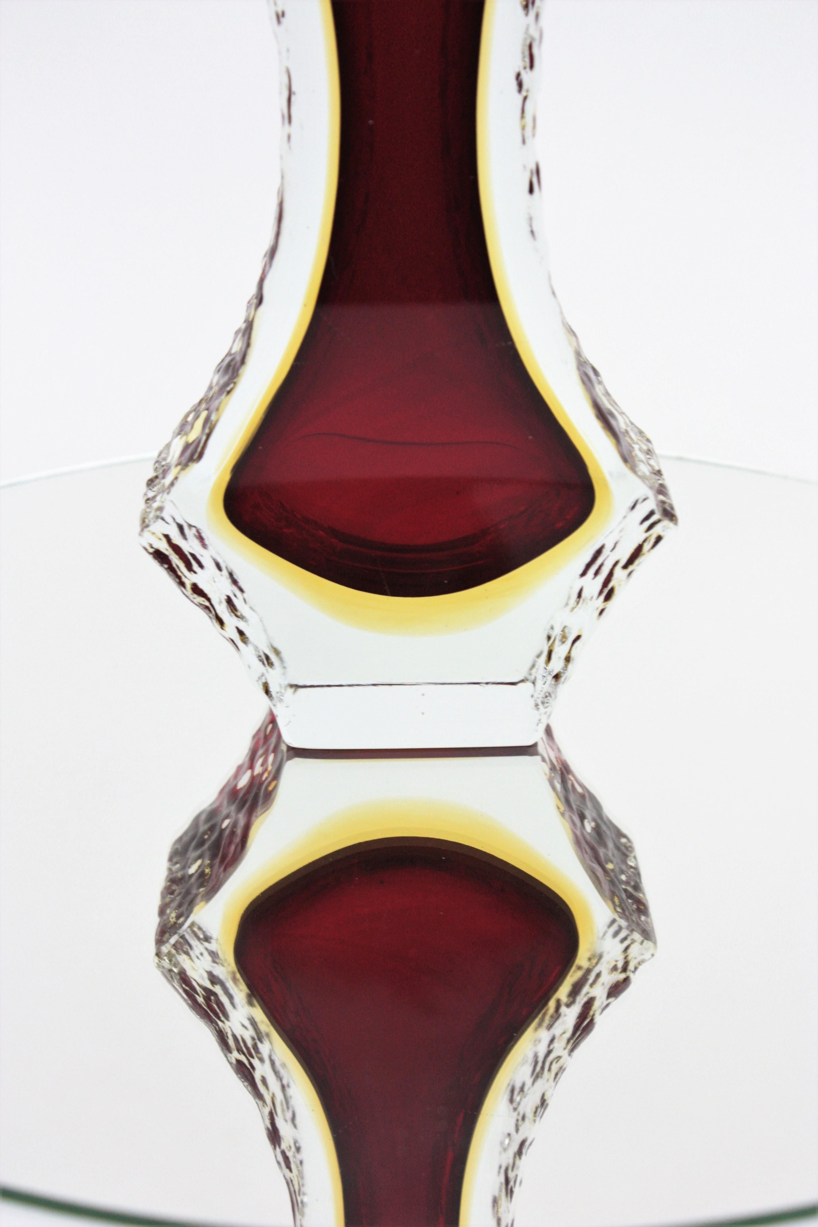 Mandruzzato Murano Sommerso Red Yellow Ice Glass Faceted Vase  For Sale 2