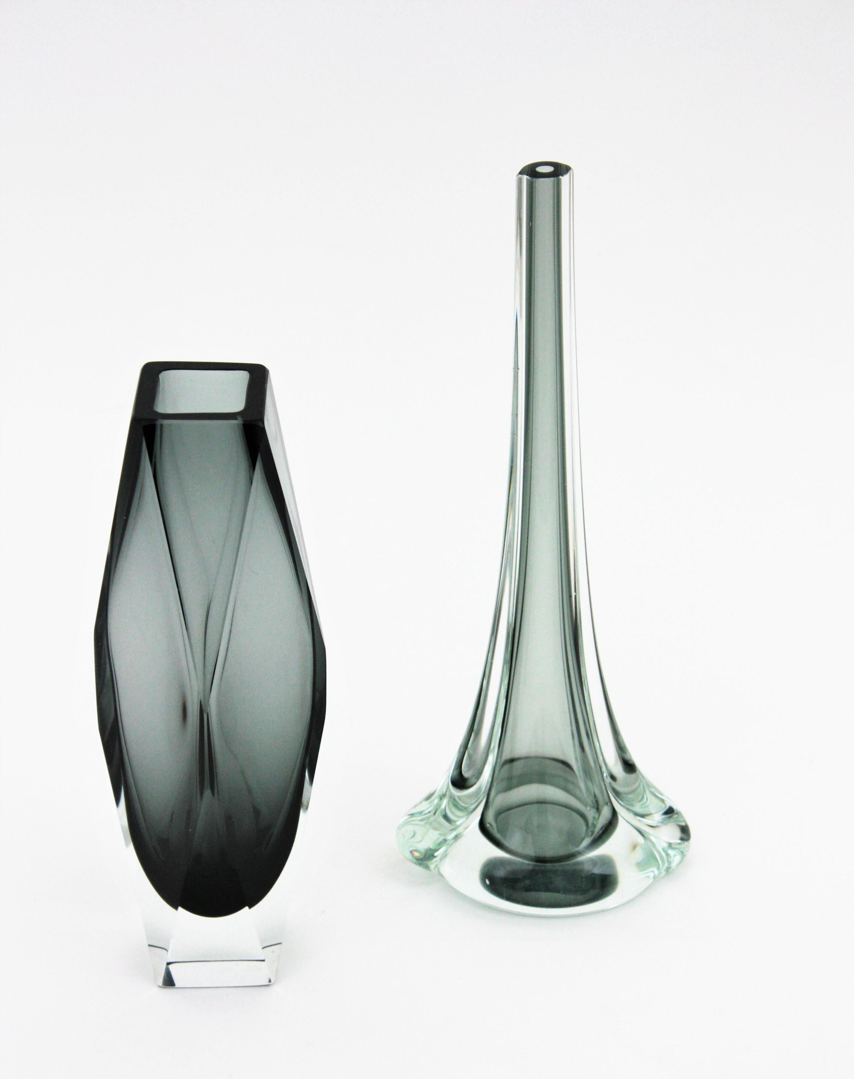 Mandruzzato Murano Sommerso Smoked Grey and Clear Faceted Art Glass Vase In Excellent Condition In Barcelona, ES