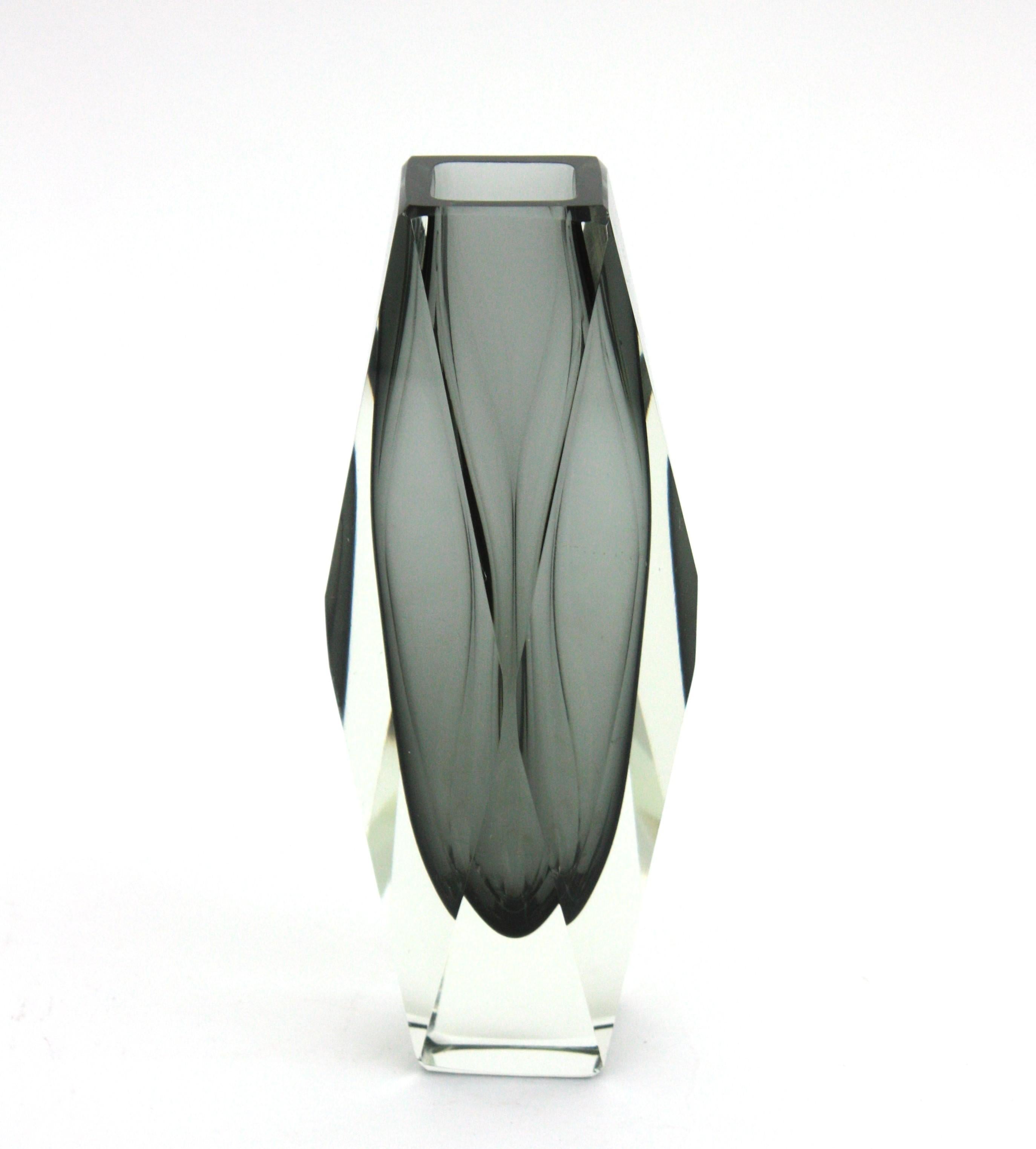Mandruzzato Murano Sommerso Smoked Grey Clear Faceted Art Glass Vase For Sale 4