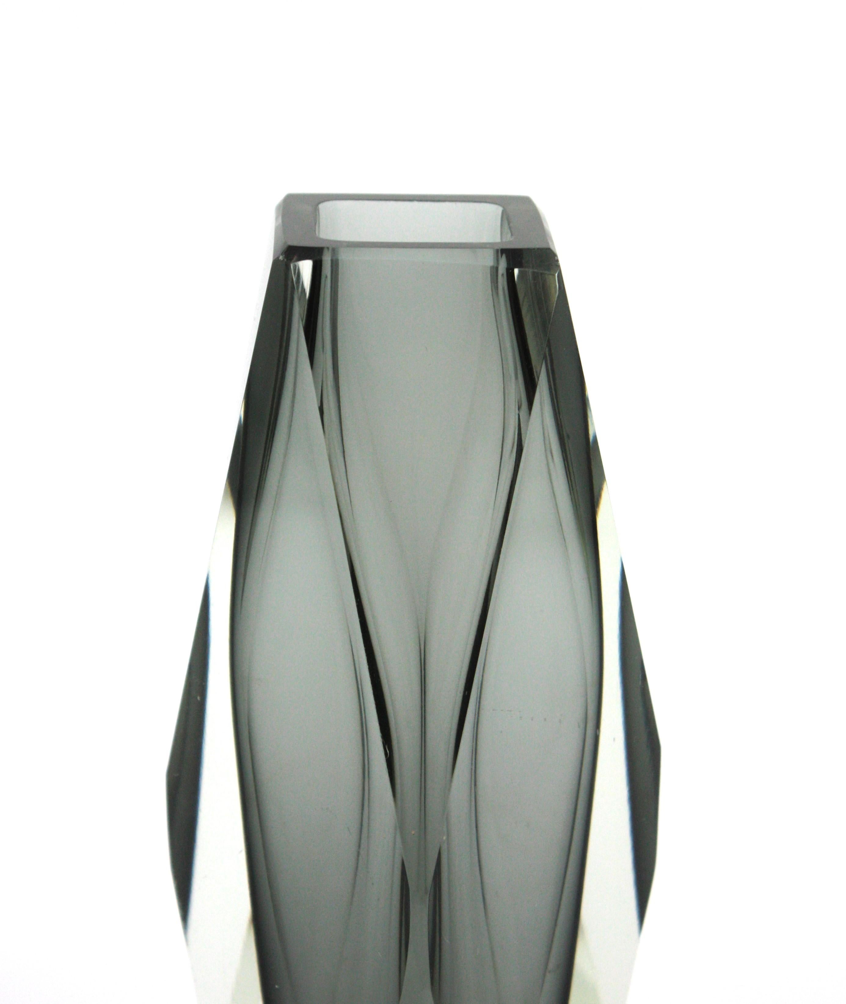 Mandruzzato Murano Sommerso Smoked Grey Clear Faceted Art Glass Vase For Sale 5