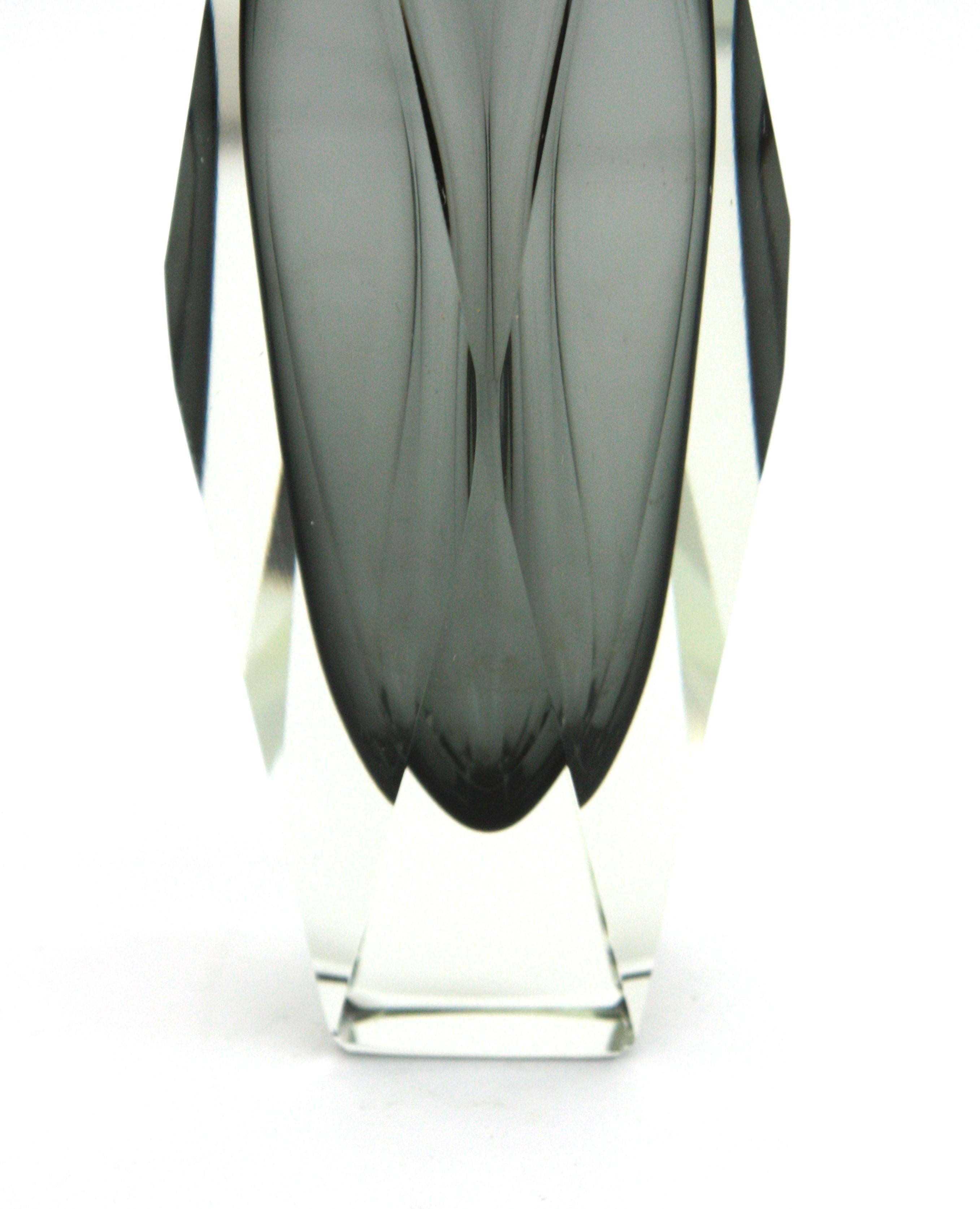 Mandruzzato Murano Sommerso Smoked Grey Clear Faceted Art Glass Vase For Sale 12
