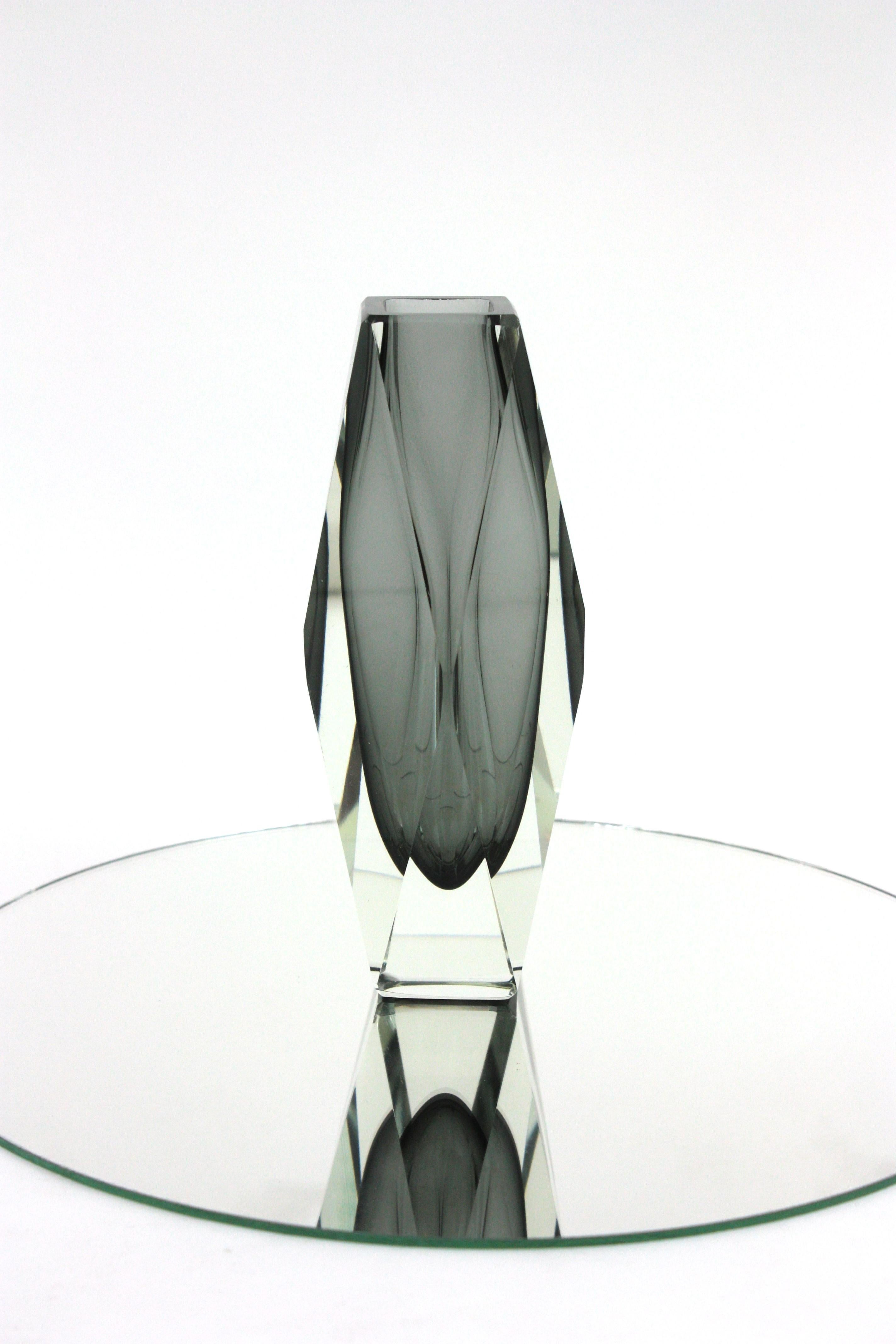 Italian Mandruzzato Murano Sommerso Smoked Grey Clear Faceted Art Glass Vase For Sale