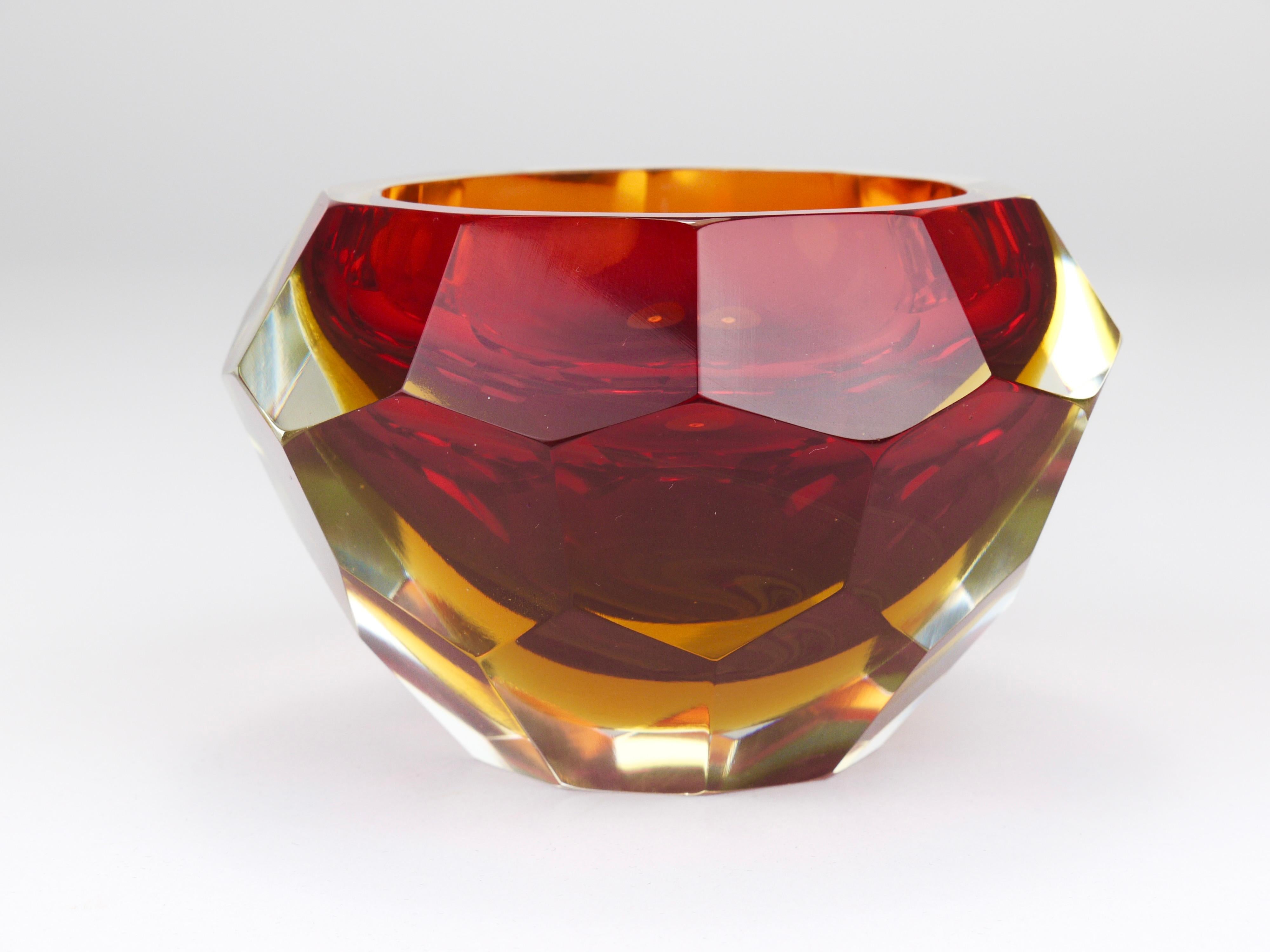 Cuenco con diamantes de cristal de Murano facetado Mandruzzato Sommerso, Italia, años 60 en venta 2