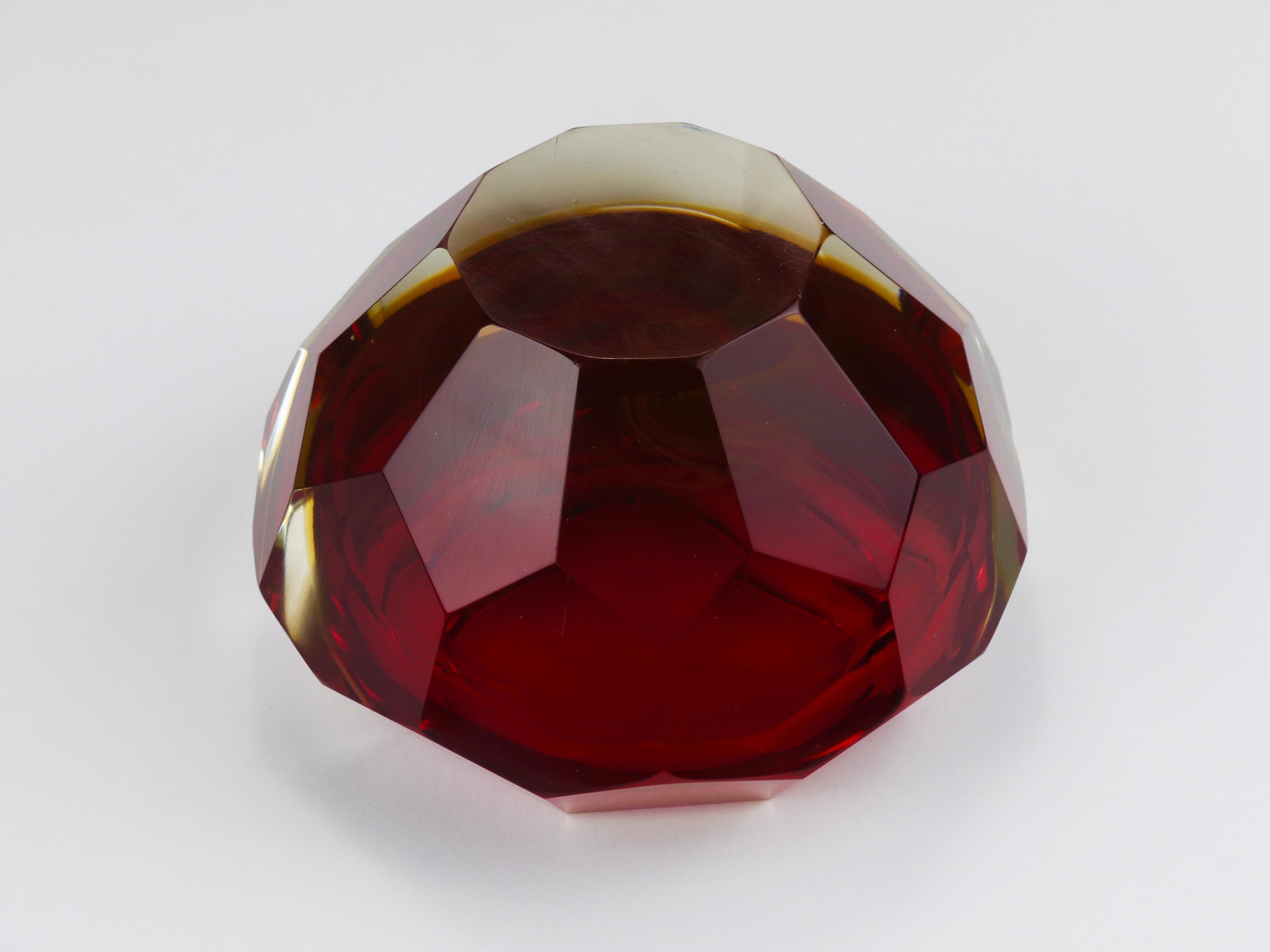 Cuenco con diamantes de cristal de Murano facetado Mandruzzato Sommerso, Italia, años 60 en venta 6