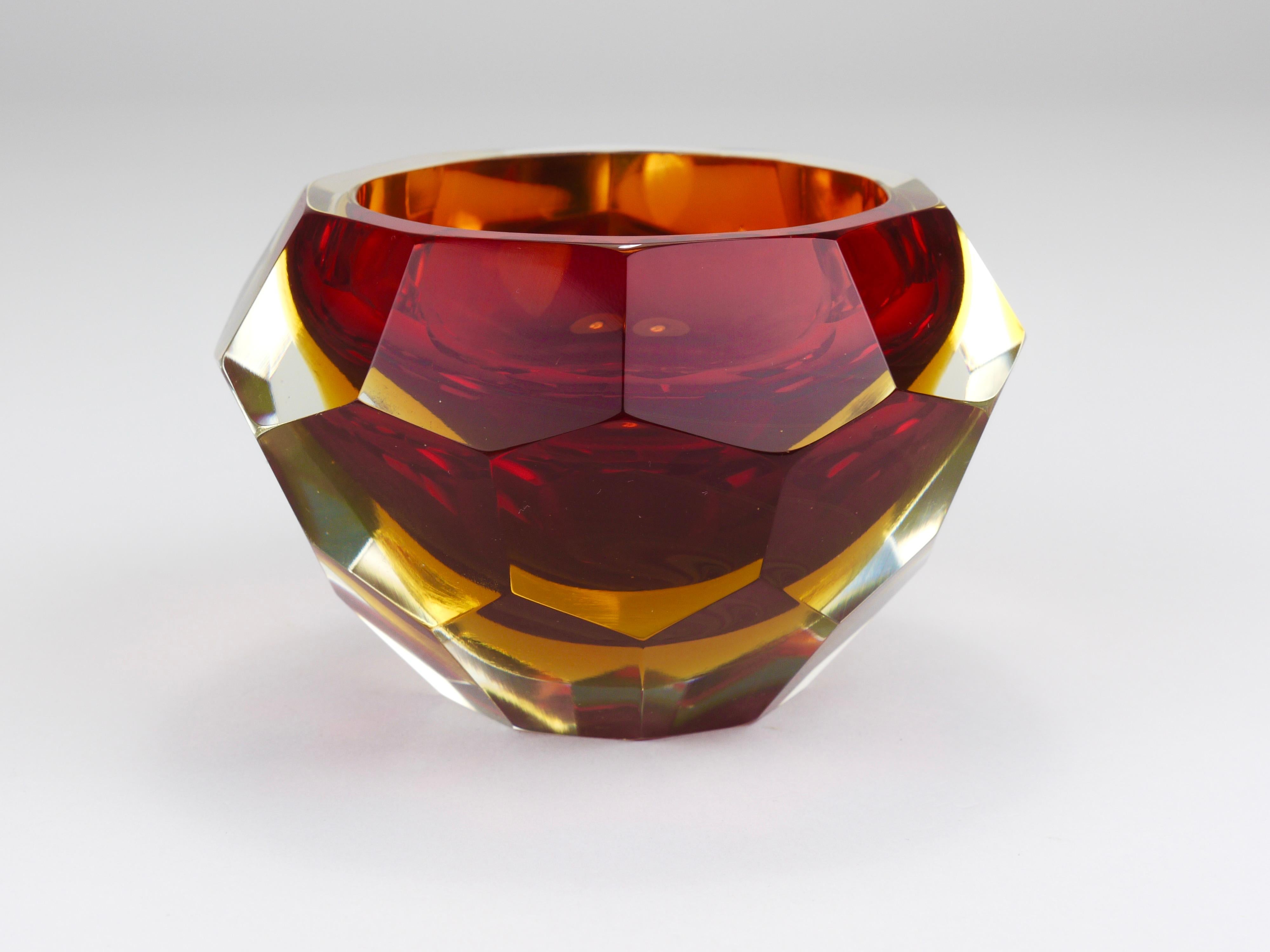 Cuenco con diamantes de cristal de Murano facetado Mandruzzato Sommerso, Italia, años 60 en venta 7