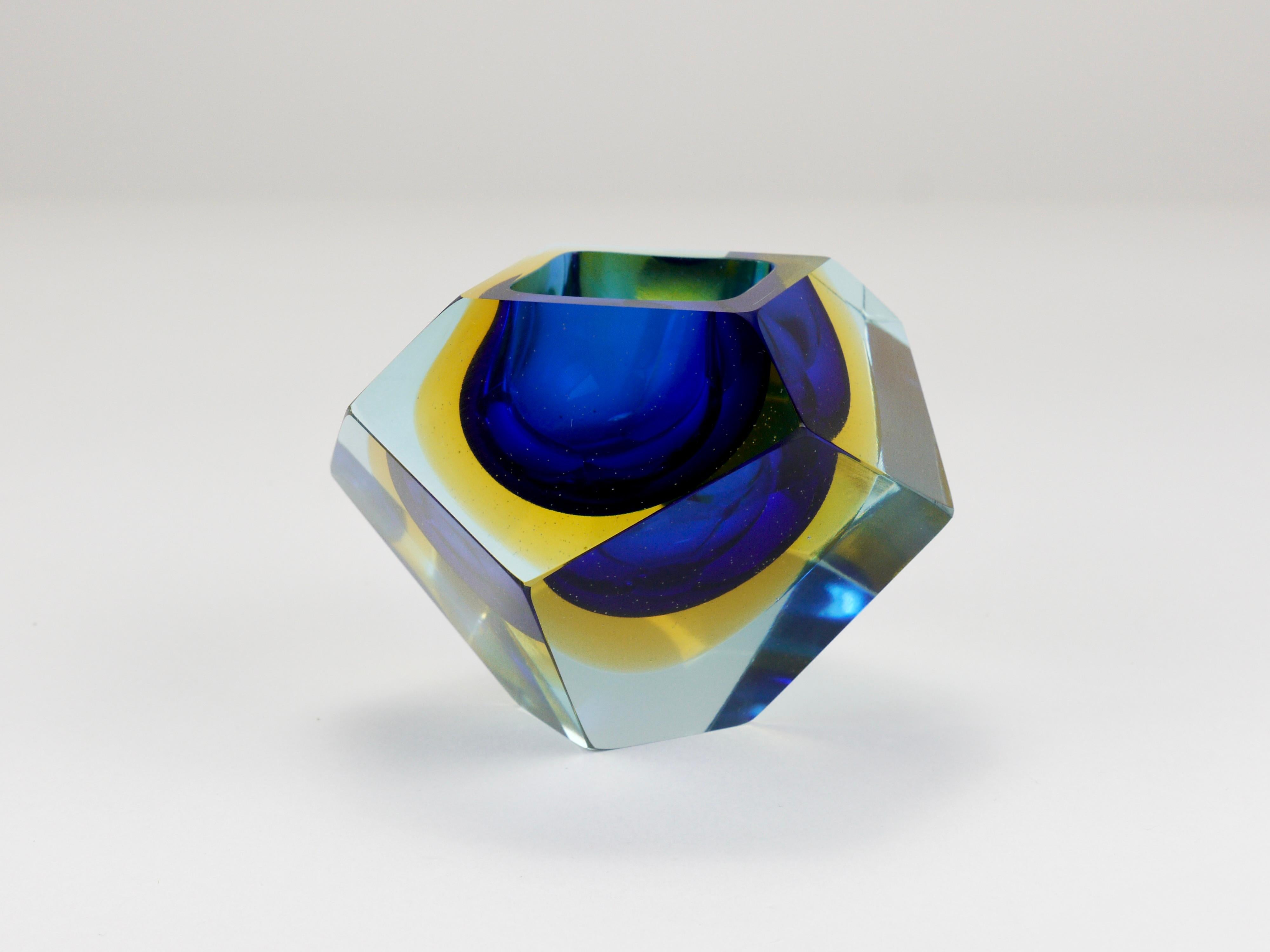 Mandruzzato Sommerso Faceted Diamond Caviar Bowl, Murano Glass, Italy, 1960s For Sale 4