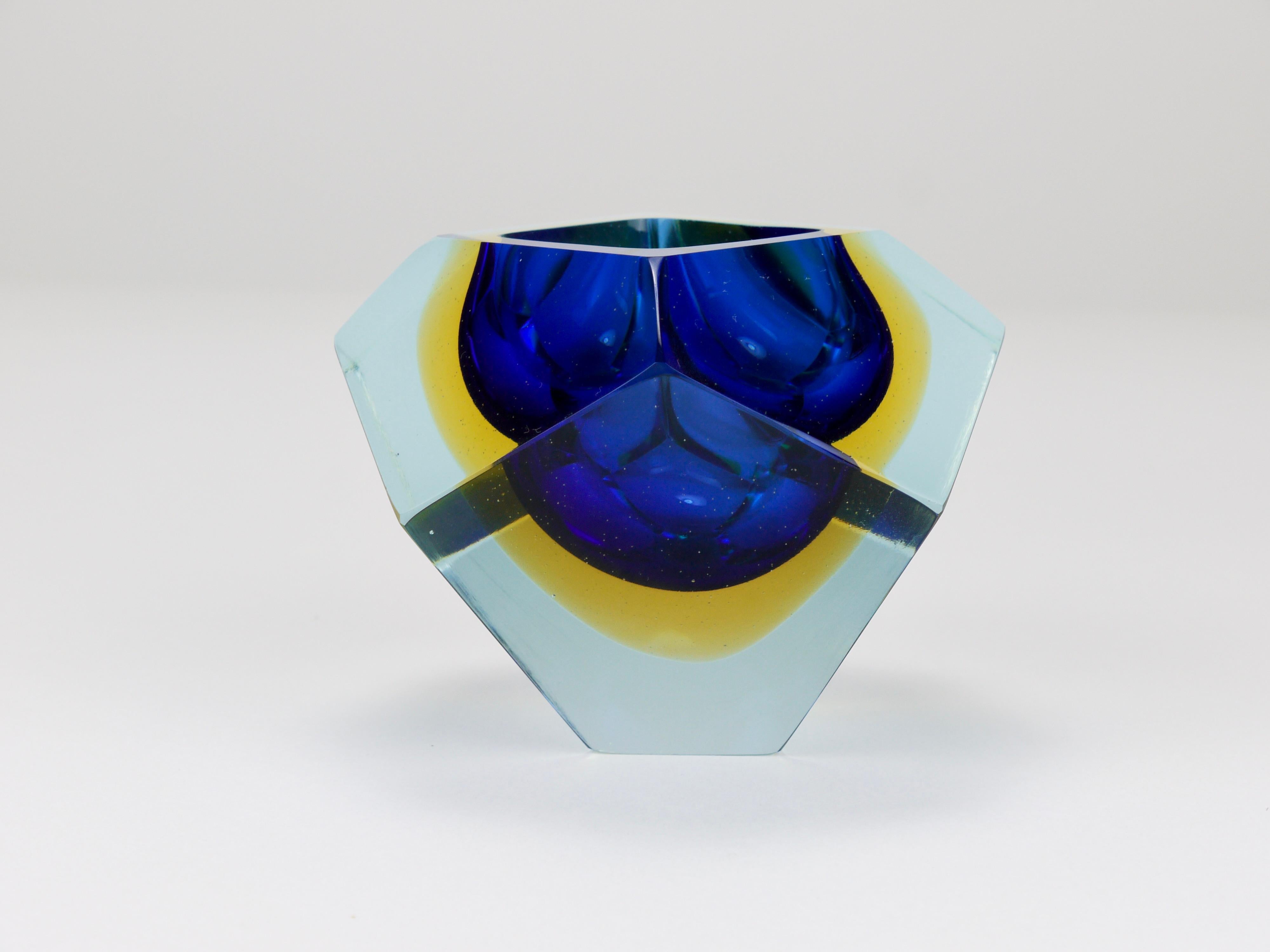 Mandruzzato Sommerso Faceted Diamond Caviar Bowl, Murano Glass, Italy, 1960s In Good Condition For Sale In Vienna, AT