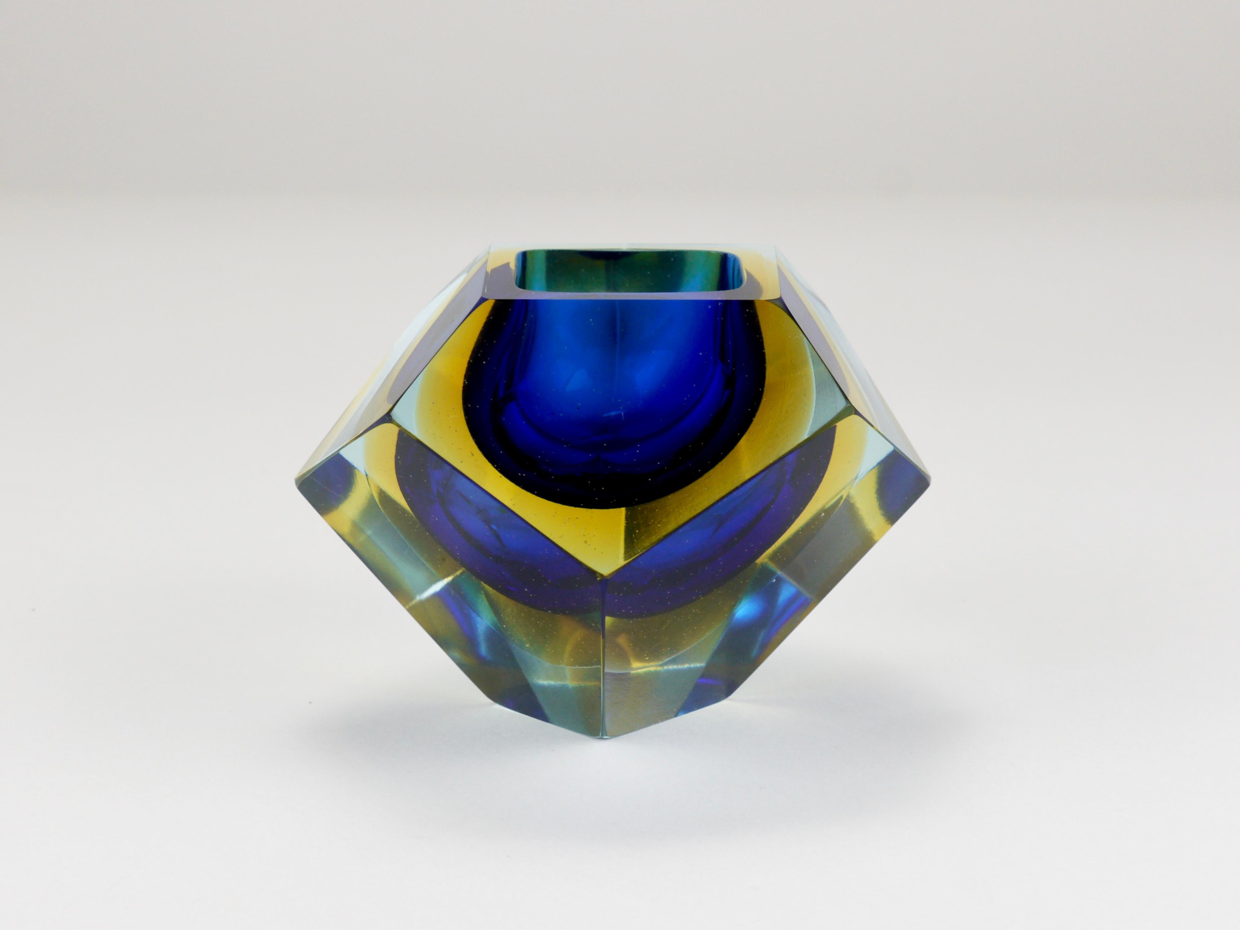 Mandruzzato Sommerso Faceted Diamond Caviar Bowl, Murano Glass, Italy, 1960s For Sale 3