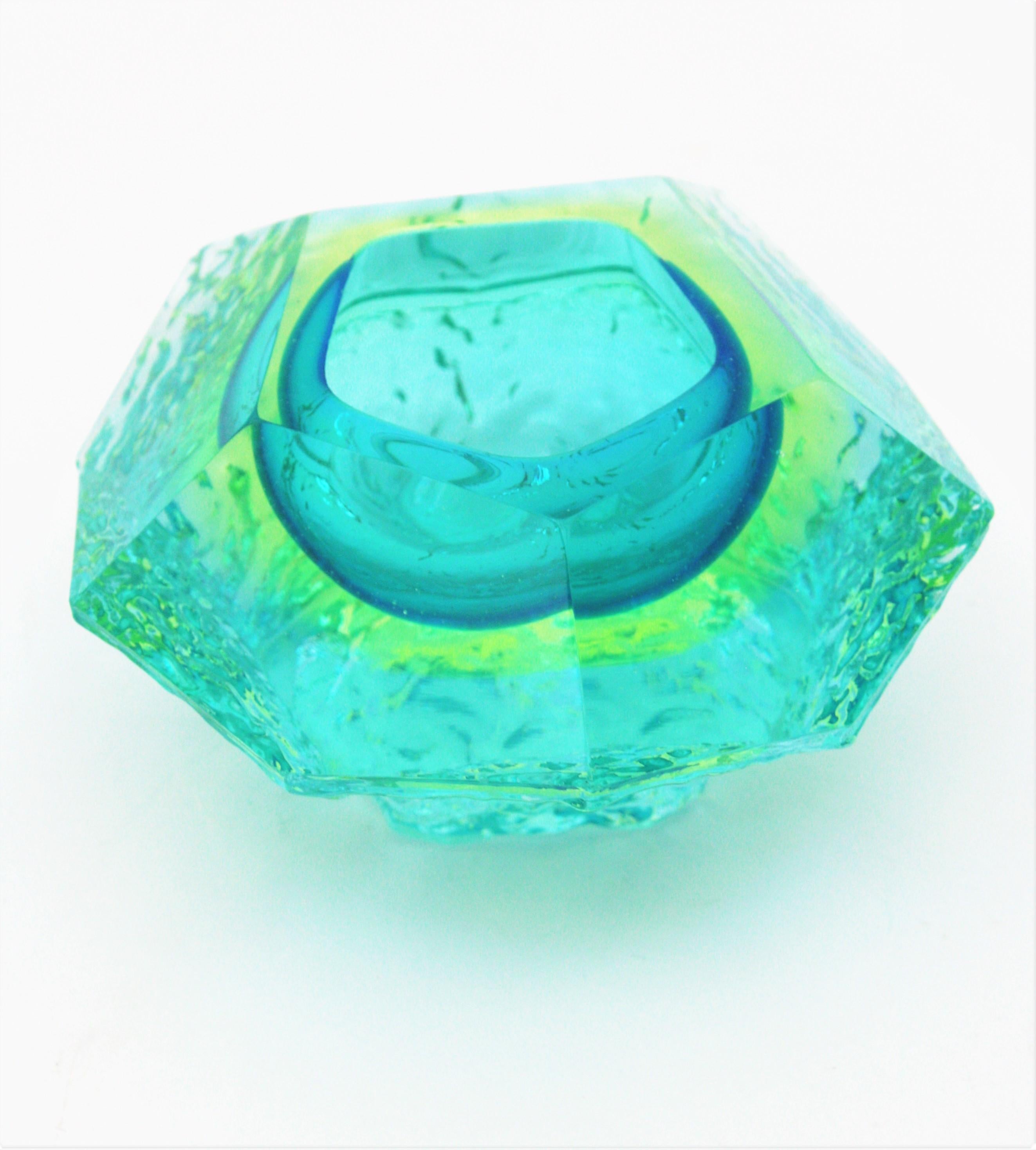 Mid-Century Modern Mandruzzato Sommerso Mint Green Lime Blue Ice Glass Faceted Murano Bowl /Ashtray