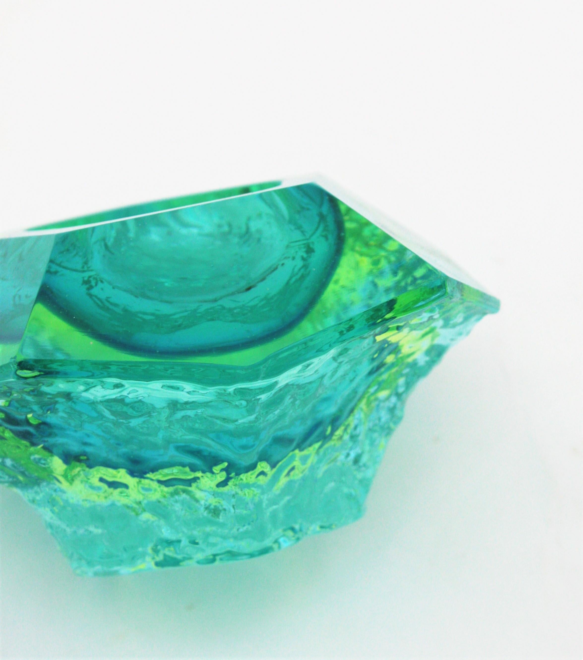20th Century Mandruzzato Sommerso Mint Green Lime Blue Ice Glass Faceted Murano Bowl /Ashtray
