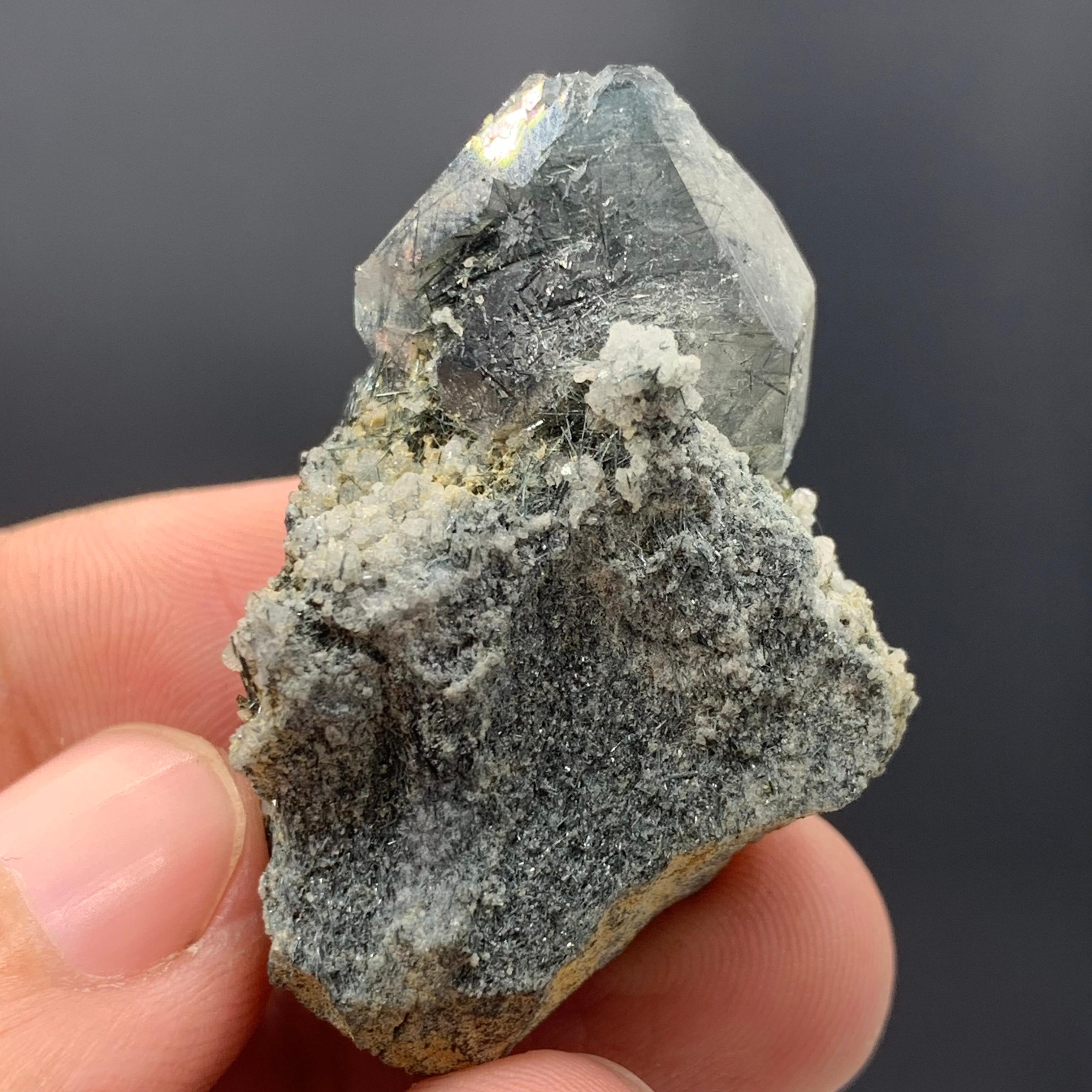 Manganeso Riebeckite Rutile Included Blue Quartz Crystal On Matrix From Pakistan In Good Condition For Sale In Peshawar, PK