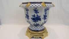 Mangani Cachepot White Porcelain Hand Painted with 24 Karat Gold Micro-Fusion