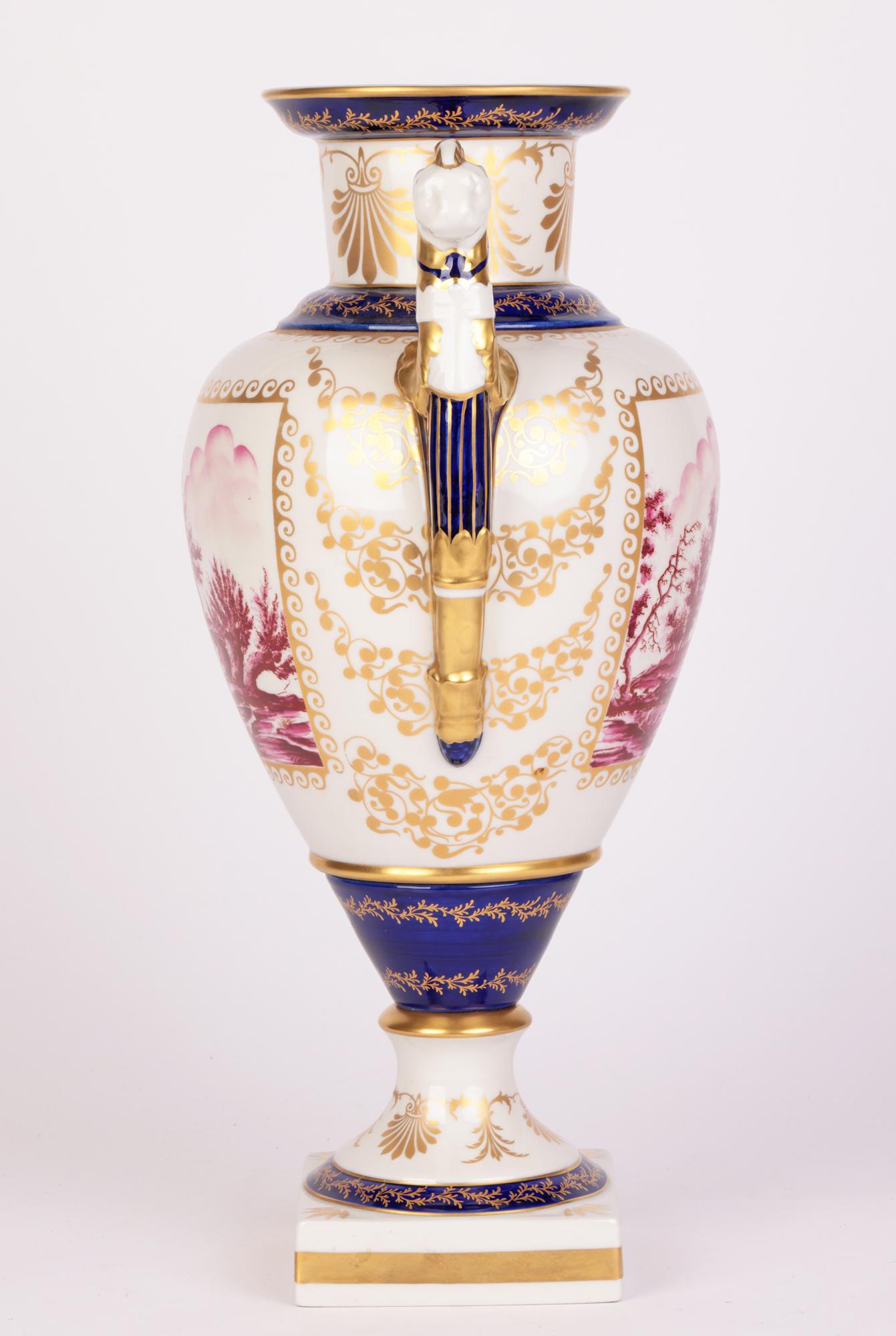Vase à deux poignées en porcelaine italienne décoré à la main Mangani en vente 9