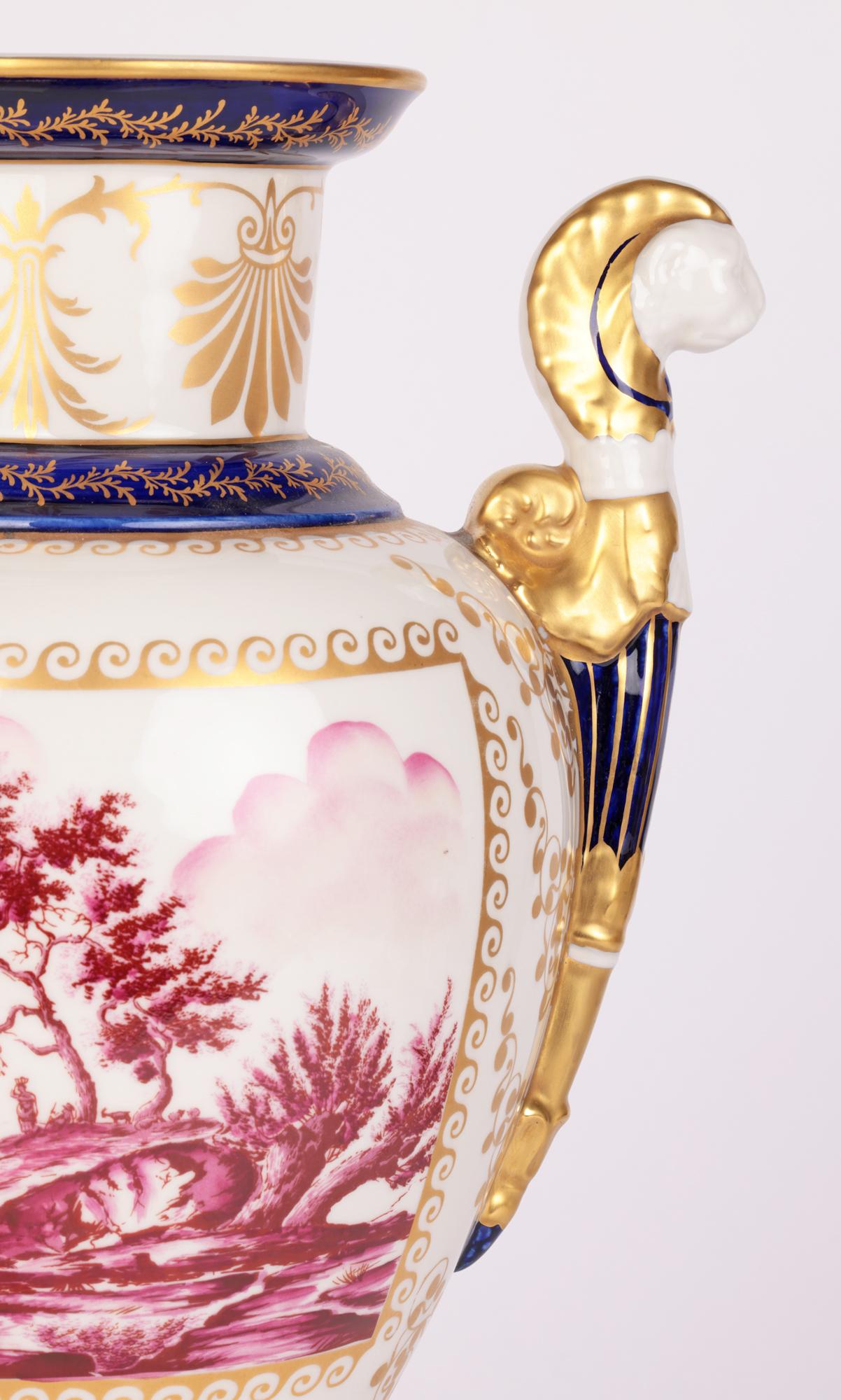 Vase à deux poignées en porcelaine italienne décoré à la main Mangani en vente 11