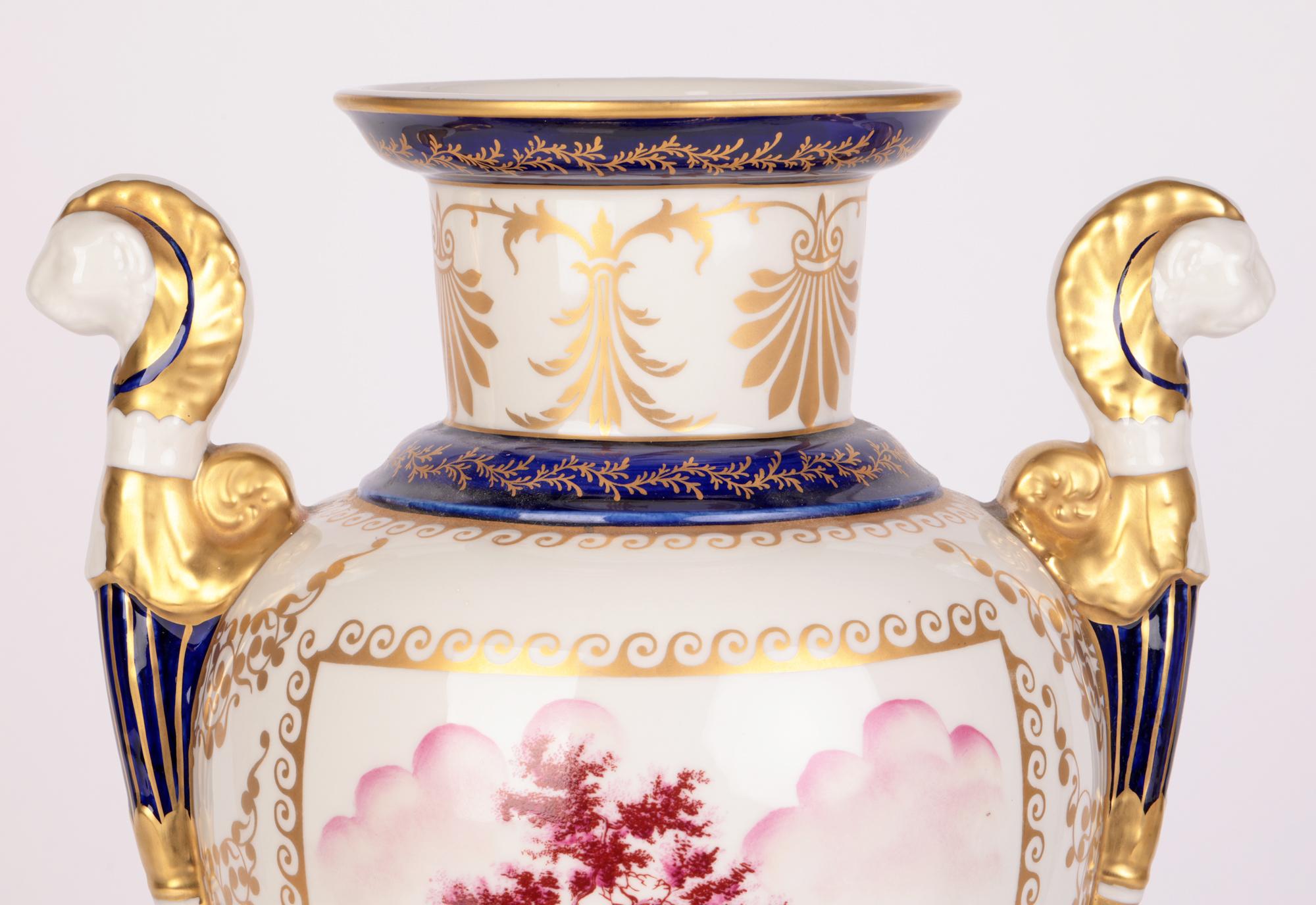 Mid-Century Modern Vase à deux poignées en porcelaine italienne décoré à la main Mangani en vente