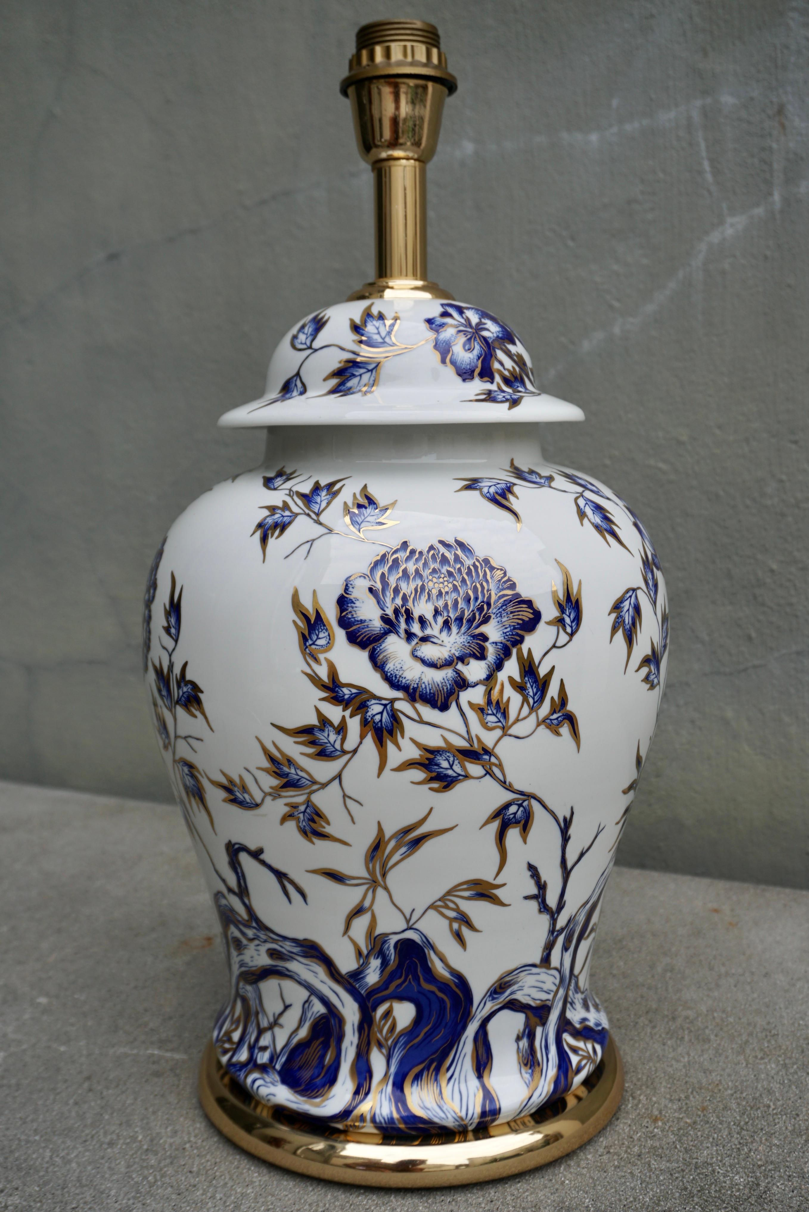 Mangani, Italy Classical Ginger Jar Designed Porcelain Lamp For Sale 3
