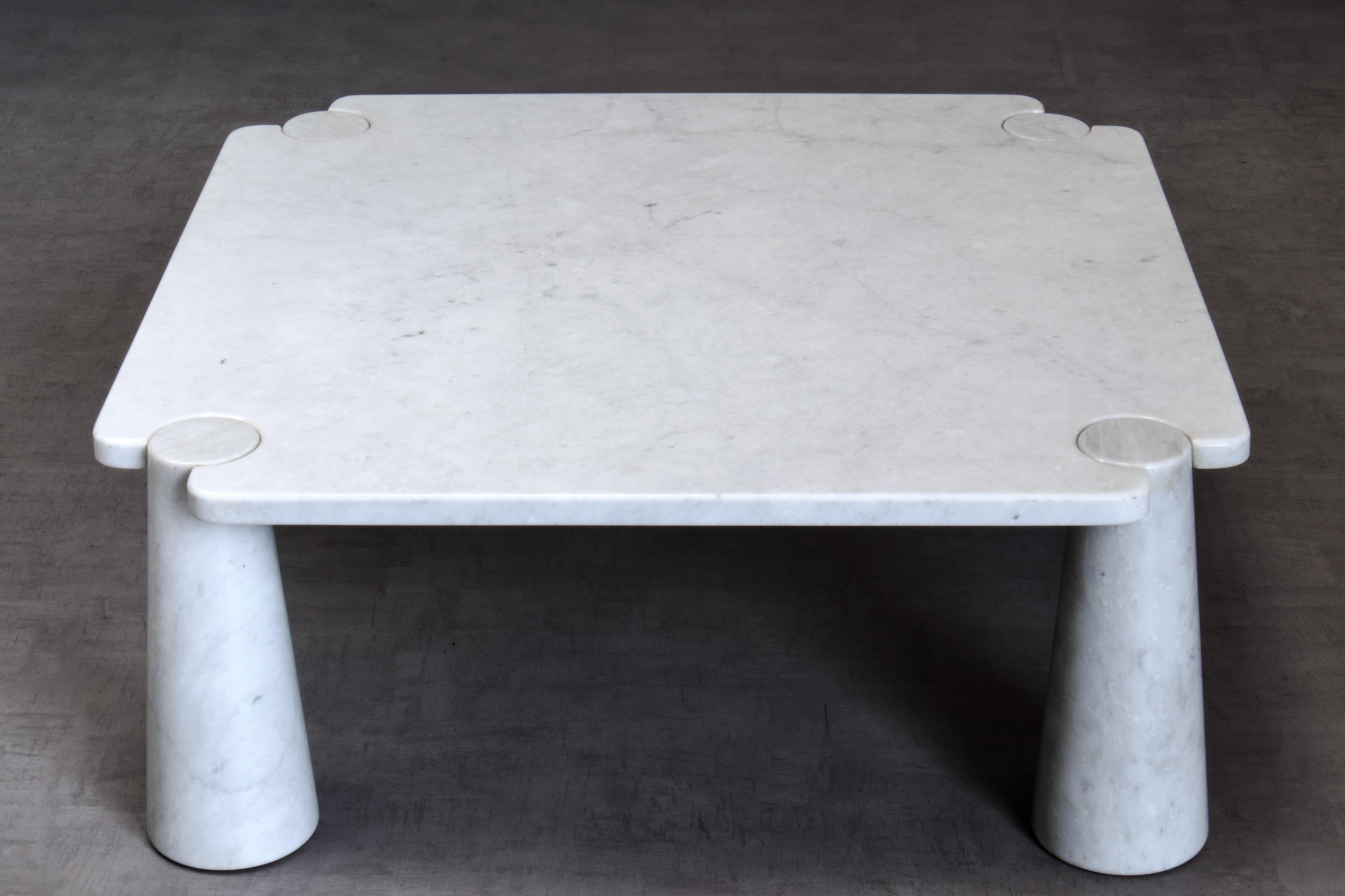 Eleganter, moderner Couchtisch aus Carrara-Marmor 