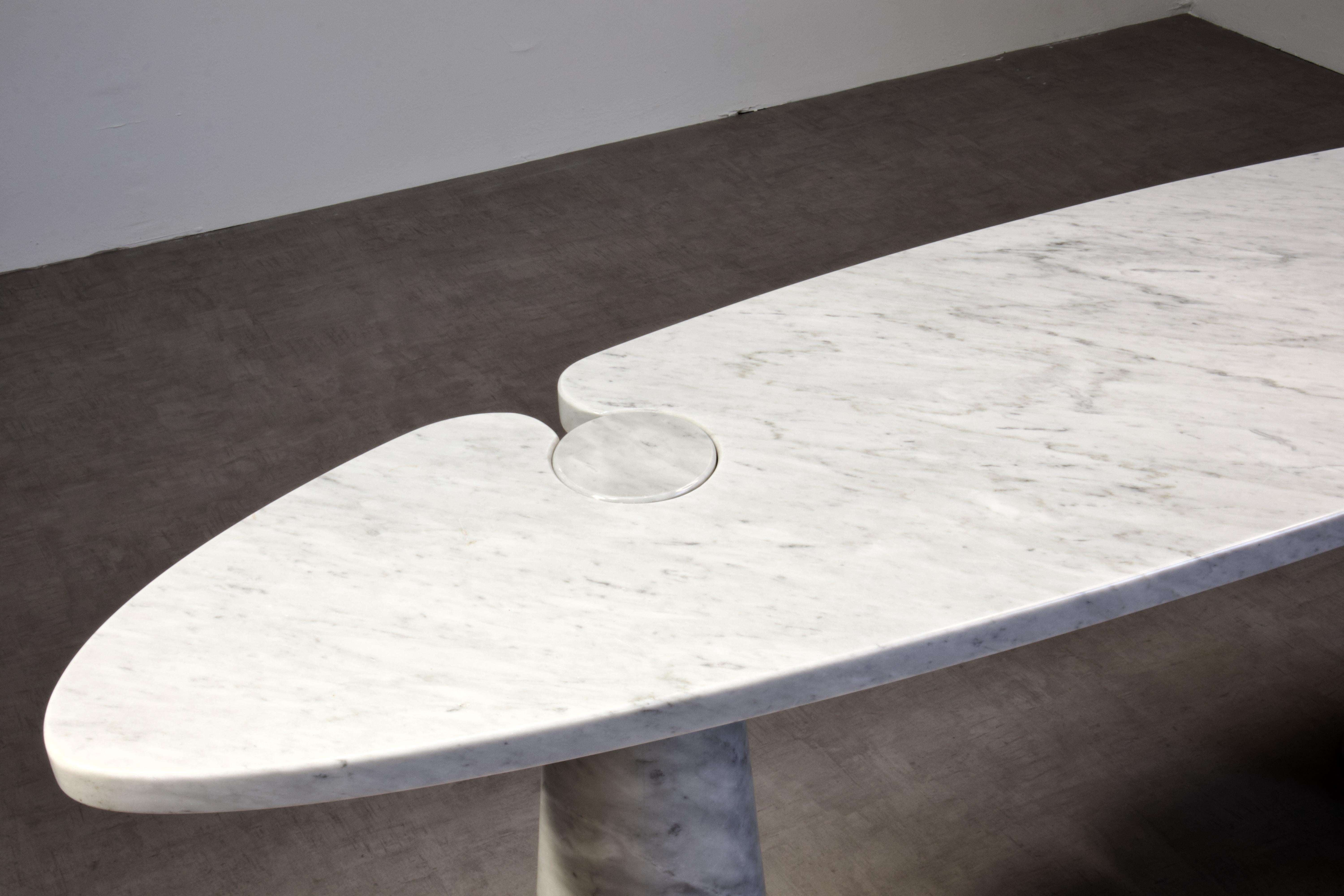 Stone Mangiarotti Eros Console Table in Carrara Marble for Skipper, Italy For Sale