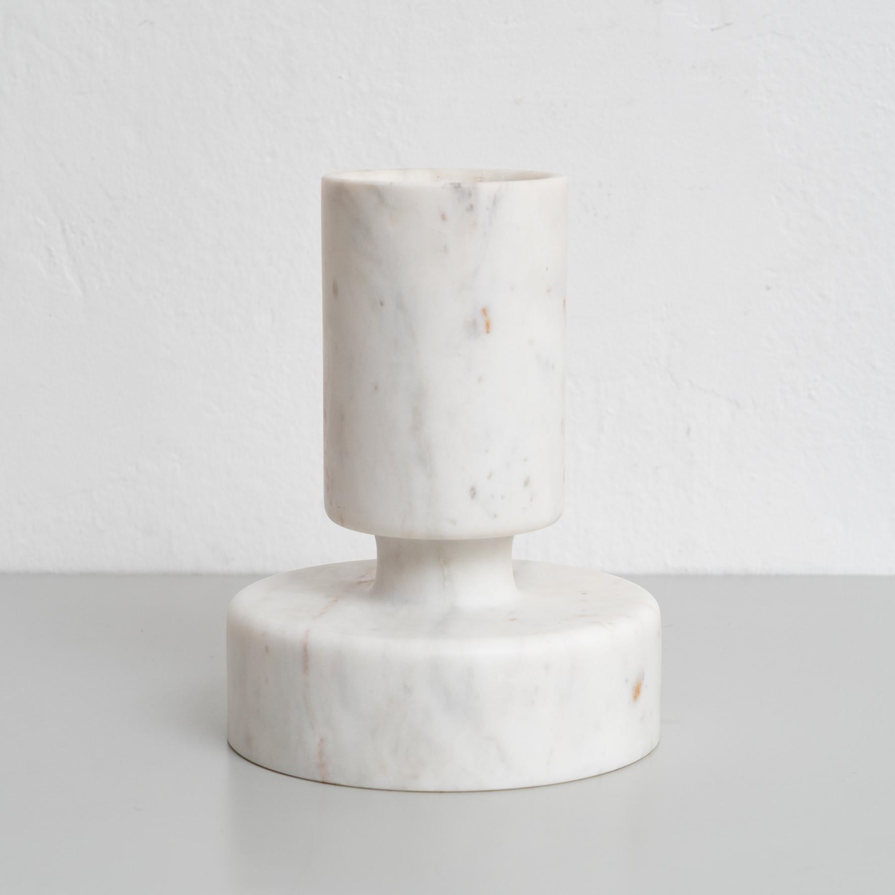 Vaso di marmi Mangiarotti di Angelo Mangiarotti, 1968
Progettata nel 1968 dall'architetto, scultore e designer italiano Angelo Mangiarotti, la collezione Marble reimmagina ciotole e vasi come opere d'arte elevate.

Ispirandosi alla sensuale