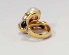 Mangiarotti Pearl and Onyx Twist 18k Gold Ring with White and Black Diamonds