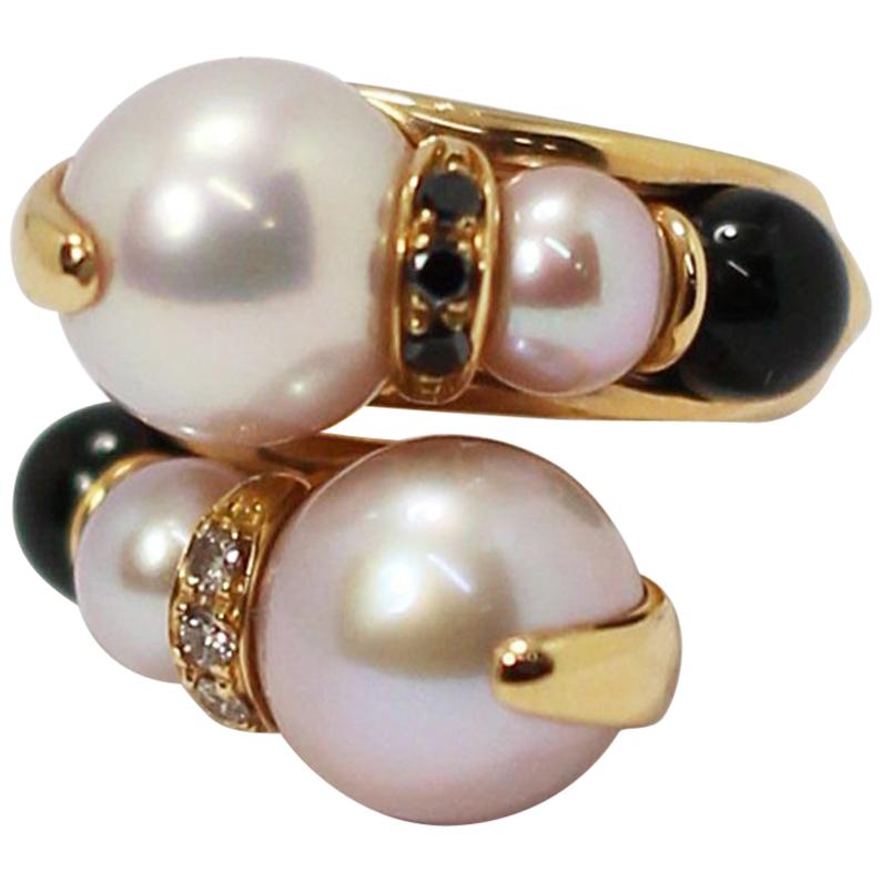 Mangiarotti Pearl and Onyx Twist 18k Gold Ring with White and Black Diamonds