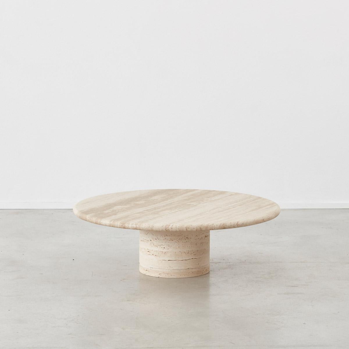 Up&Up hit the scene in 1969. At the foot of the Apuan alps where Michelangelo cut his stone, Up&Up have invited incredible designers – Sergio Asti, Ettore Sottsass, Matteo Thun – to explore new forms in marble.This minimal coffee table, designed by