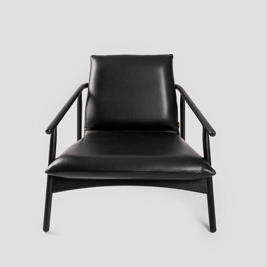 Mango Armchair in Black Oak (Moderne) im Angebot