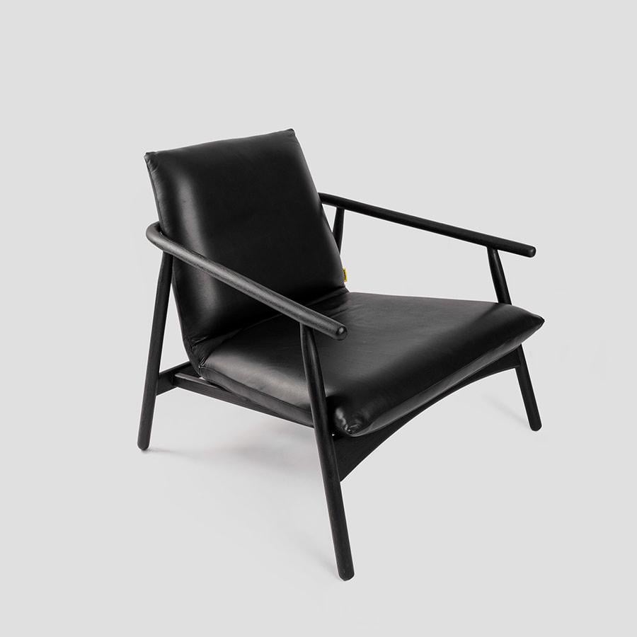 Mango Armchair in Black Oak (Holzarbeit) im Angebot