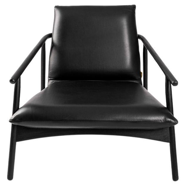 Mango Armchair in Black Oak im Angebot