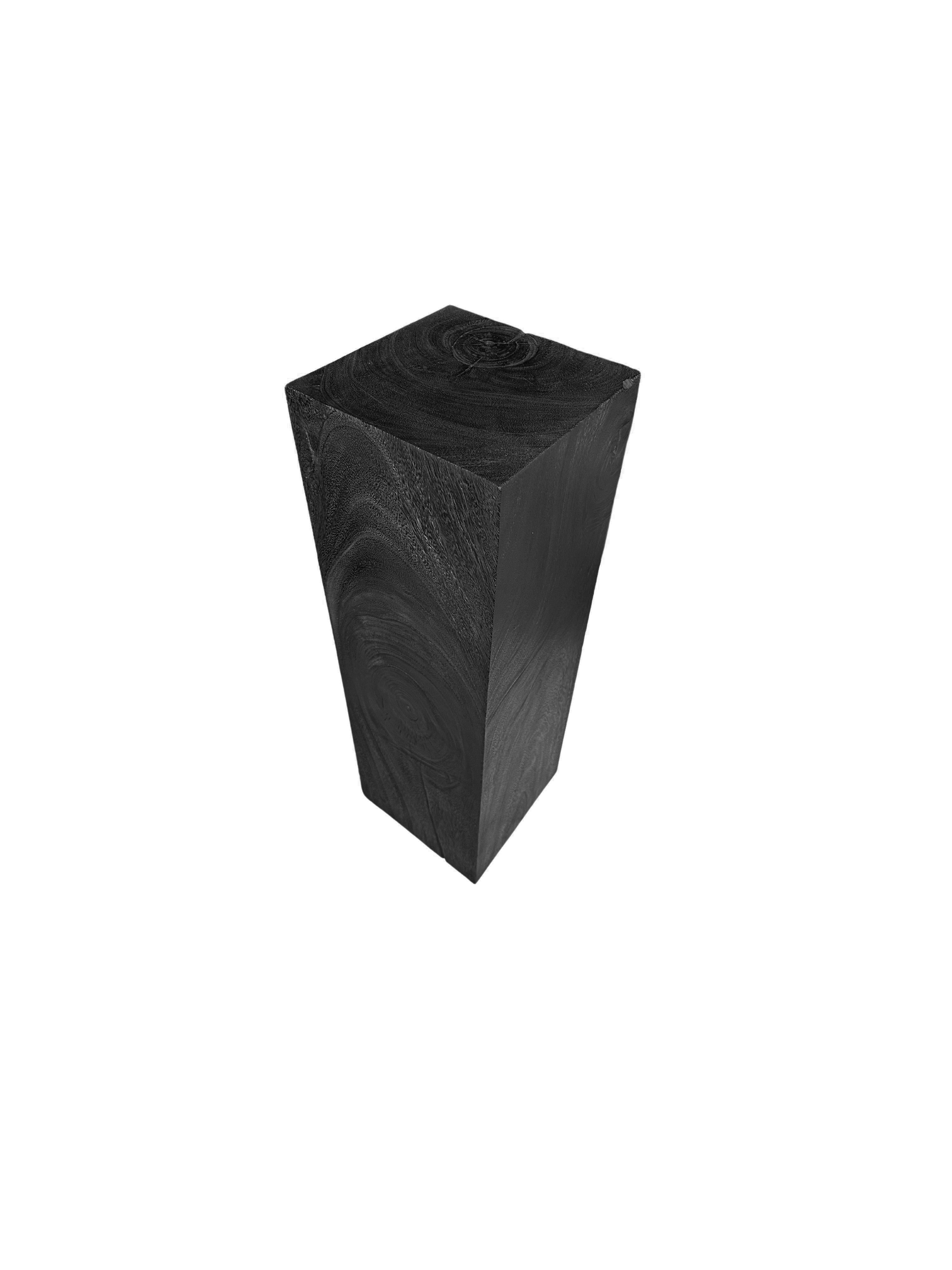 Hand-Carved Mango Wood Pedestal Burnt Finish Stunning Wood Textures, Modern Organic For Sale
