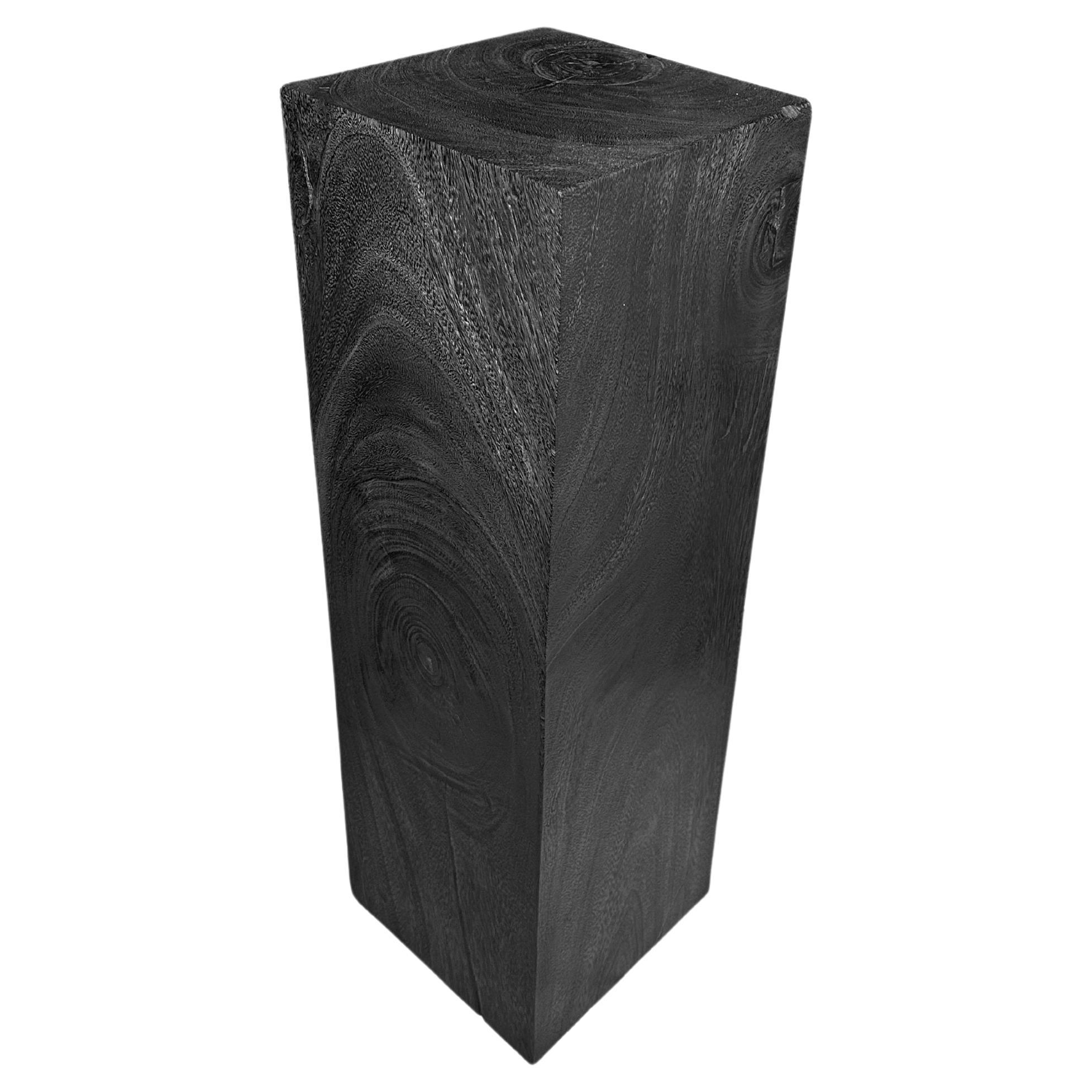 Pedestal de Madera de Mango Acabado Quemado Impresionantes Texturas de Madera, Orgánico Moderno
