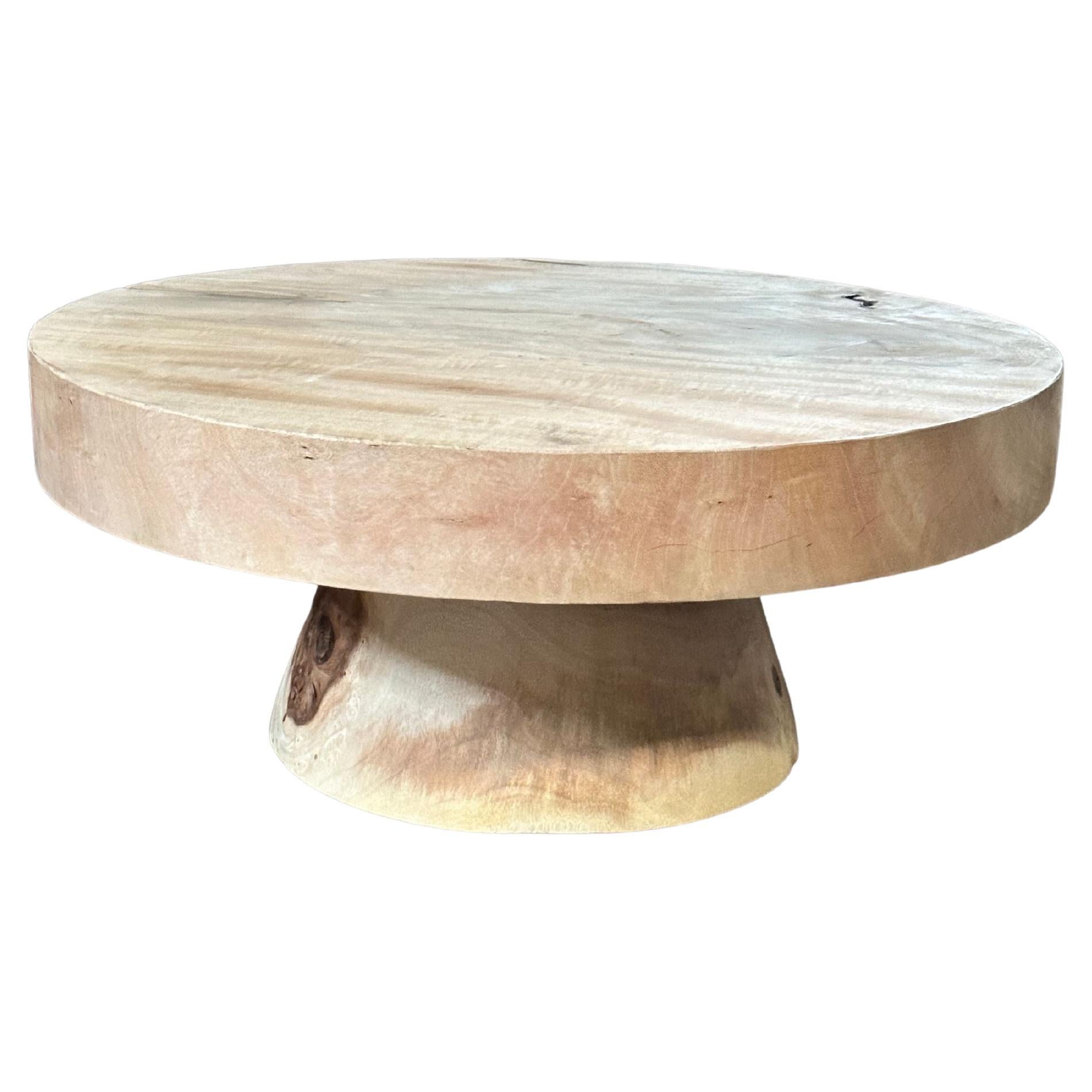 Table d'appoint Mango finition blanchie, textures de bois superbes, organique moderne en vente