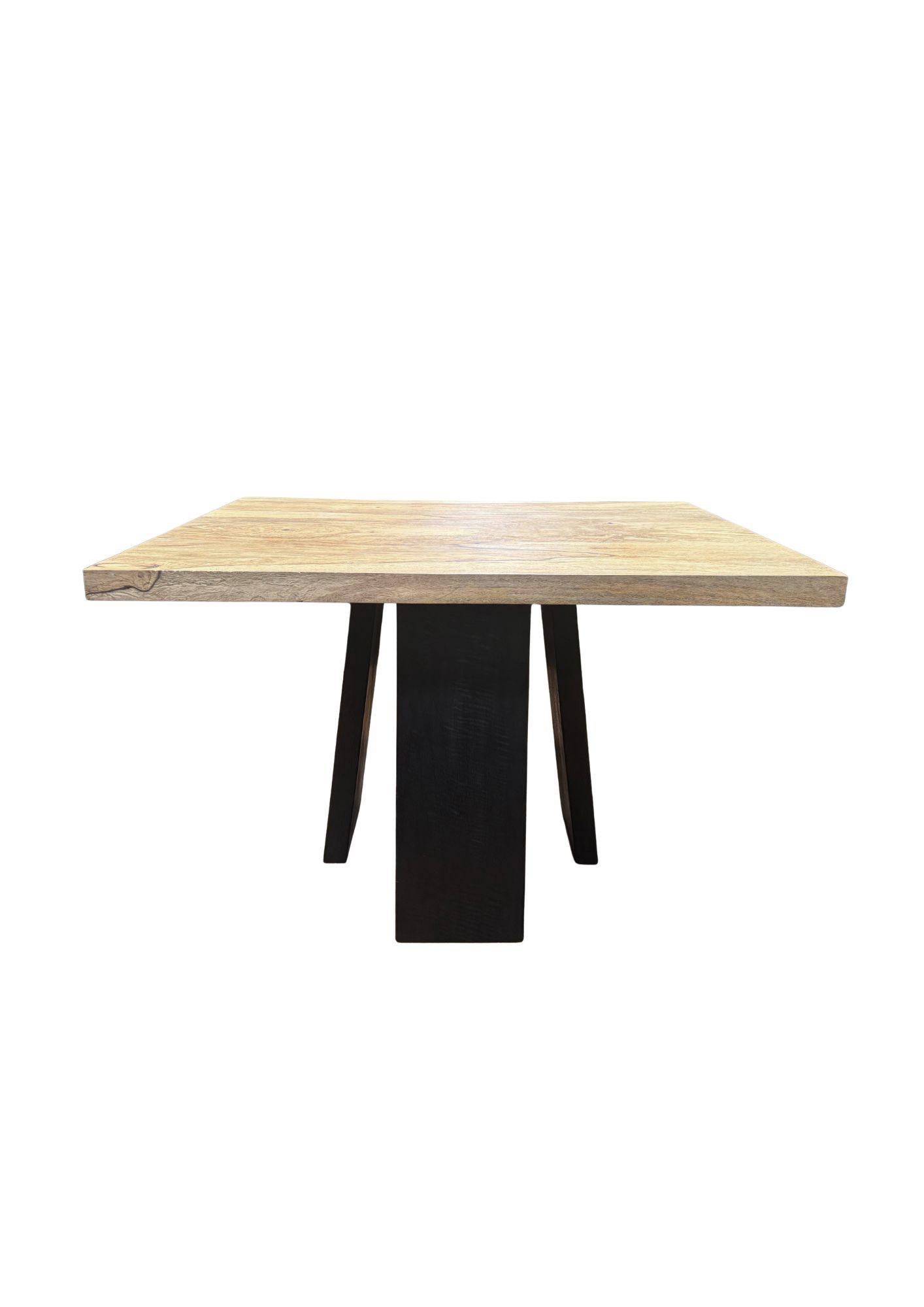 Legno massiccio Tavolo in legno di mango, texture del legno sorprendenti, organico moderno in vendita